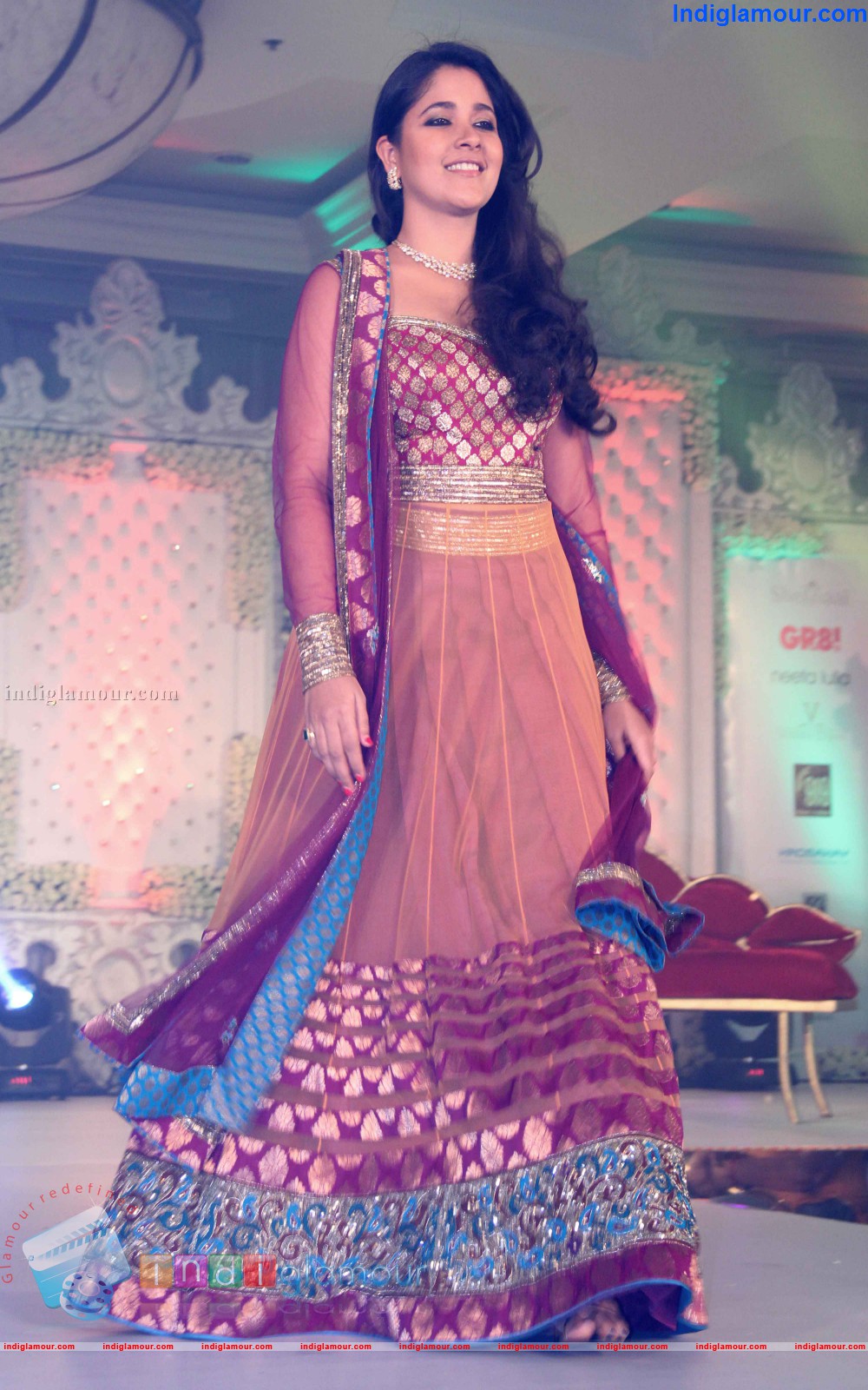Neetha Lulla and Varuna D Jani Collection Show Case Event hd photo