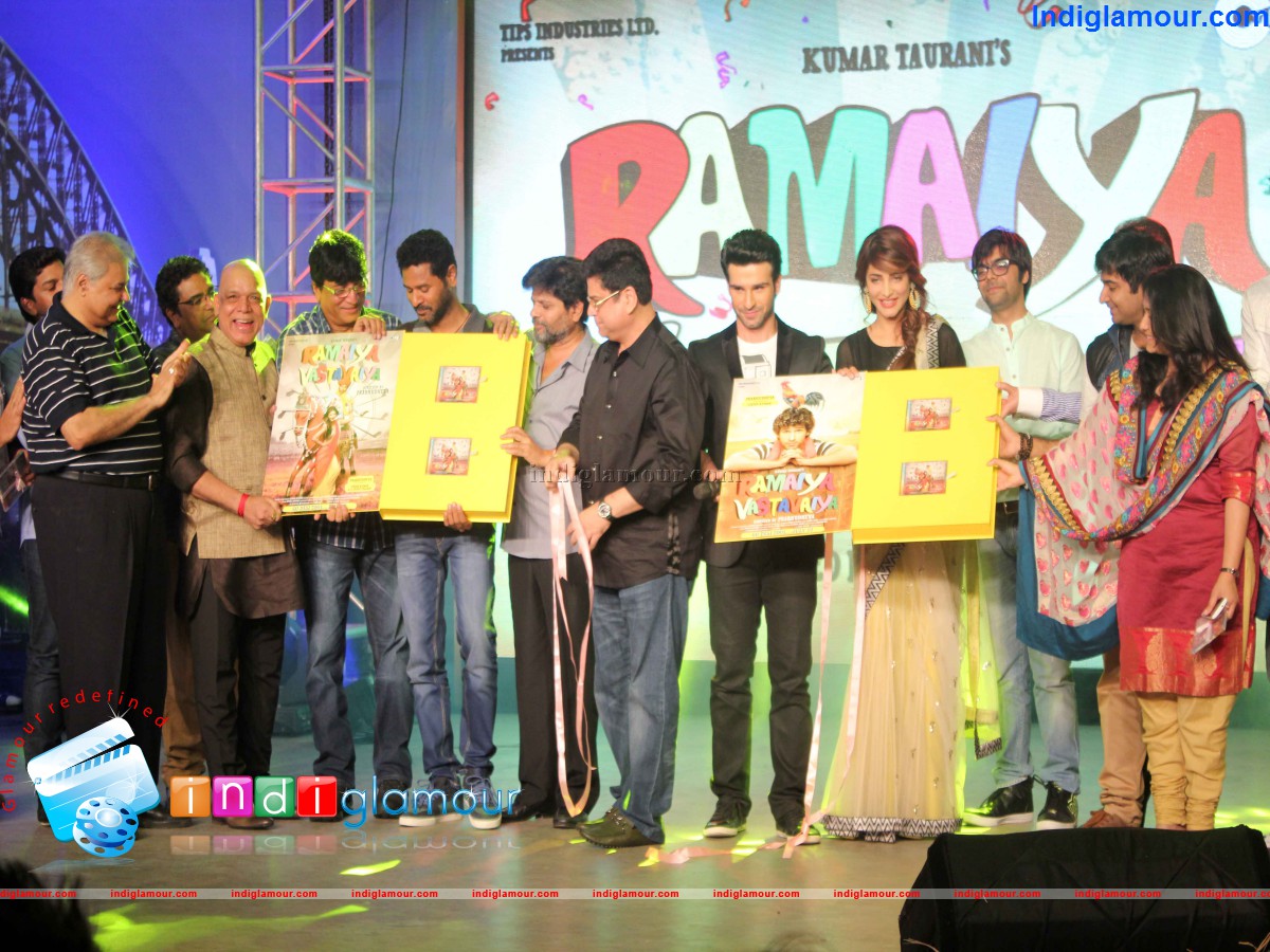 Music Launch of Ramaiya Vastavaiya Event hd photo