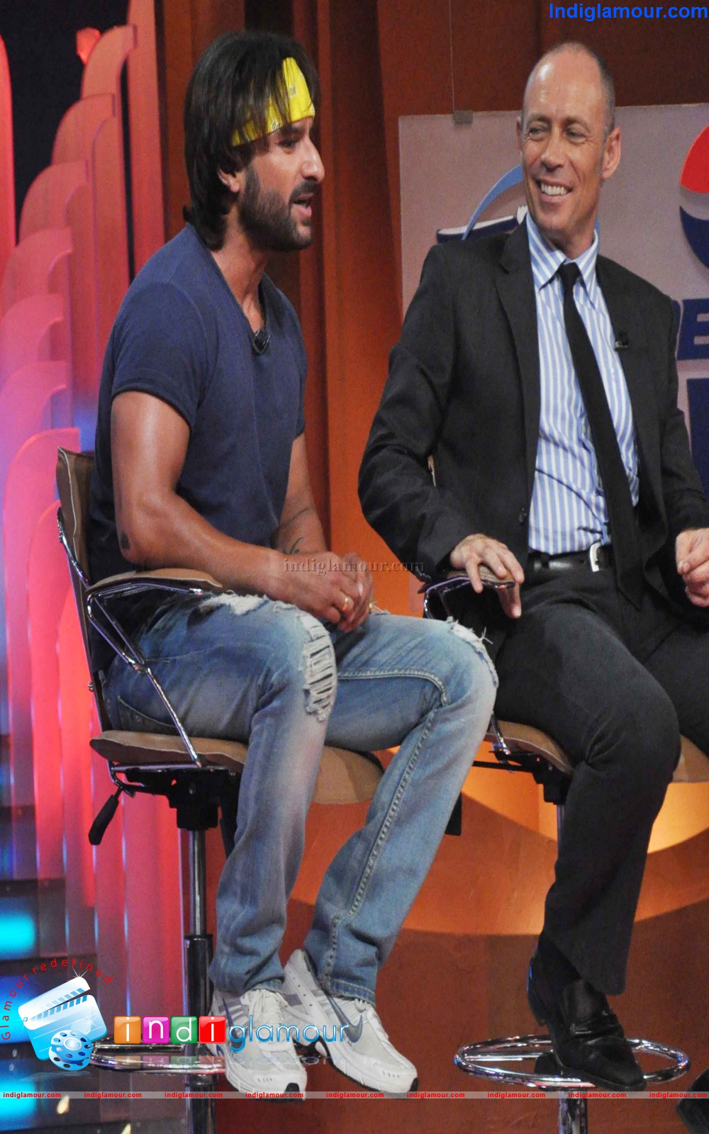 Saif Ali Khan on The Sets of Extra Innings T20 IPL 2013 Event hd photo