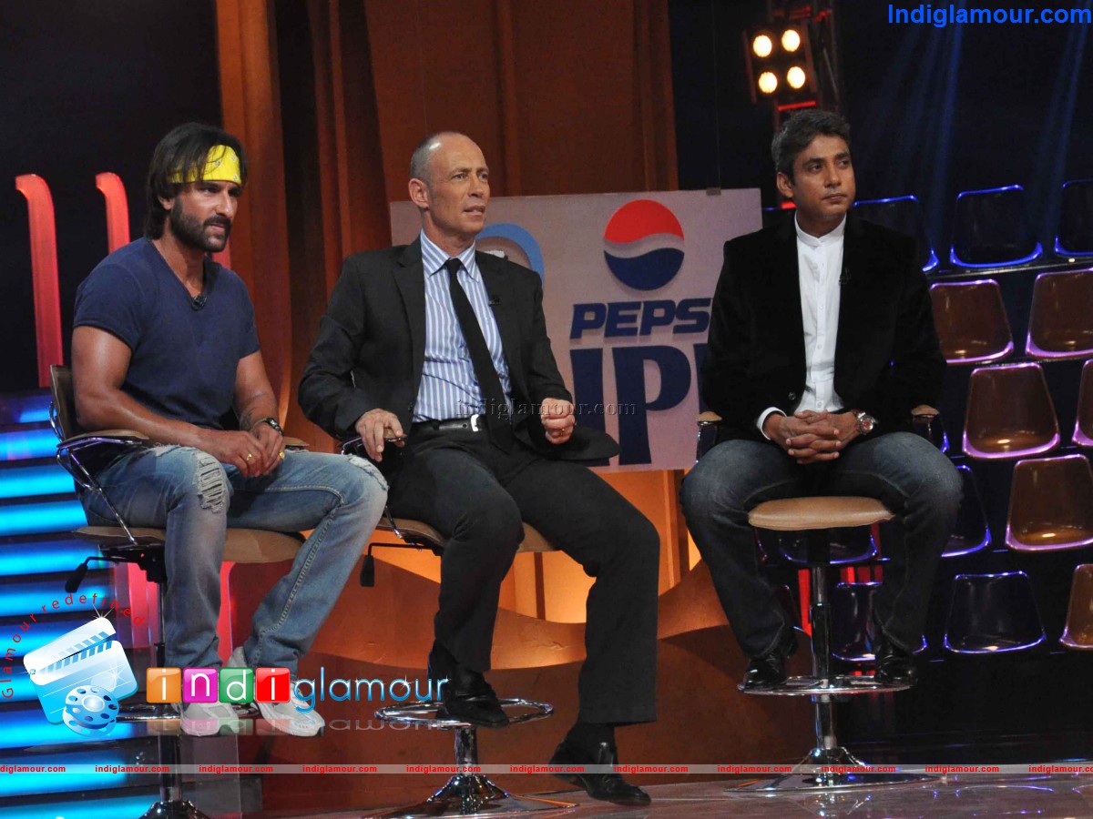 Saif Ali Khan on The Sets of Extra Innings T20 IPL 2013 Event hd photo