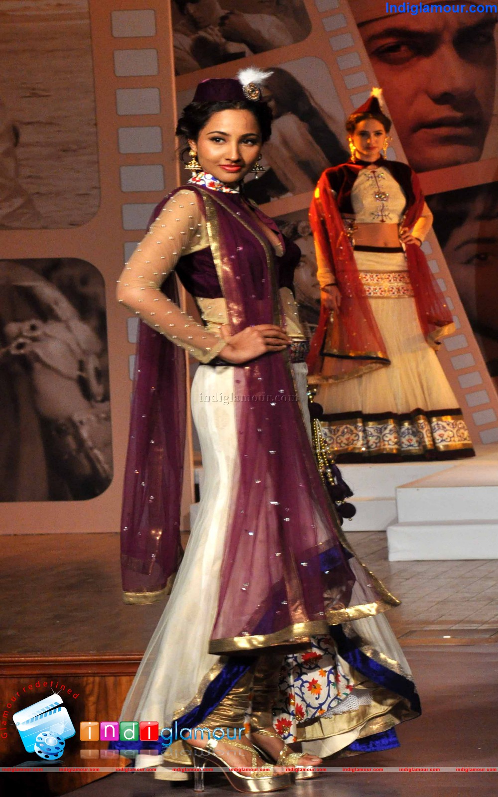 Shillouettes 2013 Bollywood Bytes Event hd photo