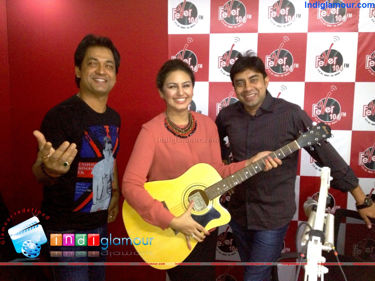 Singer Ravi Tripathi on Fever 104 FM Event hd photo
