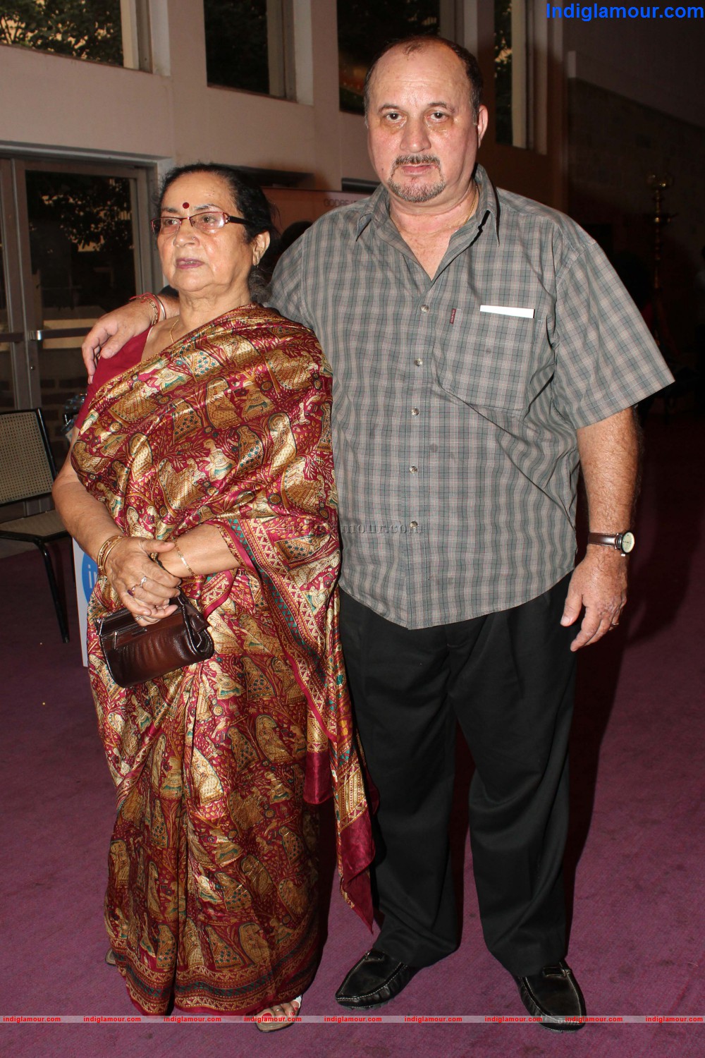 300th Show of Anupam Khers Play Kuch Bhi Ho Saktha Hai Event hd photo