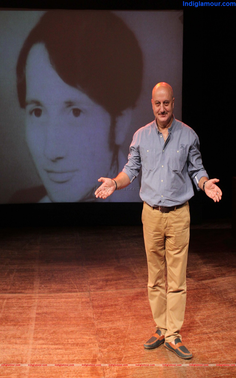 300th Show of Anupam Khers Play Kuch Bhi Ho Saktha Hai Event hd photo