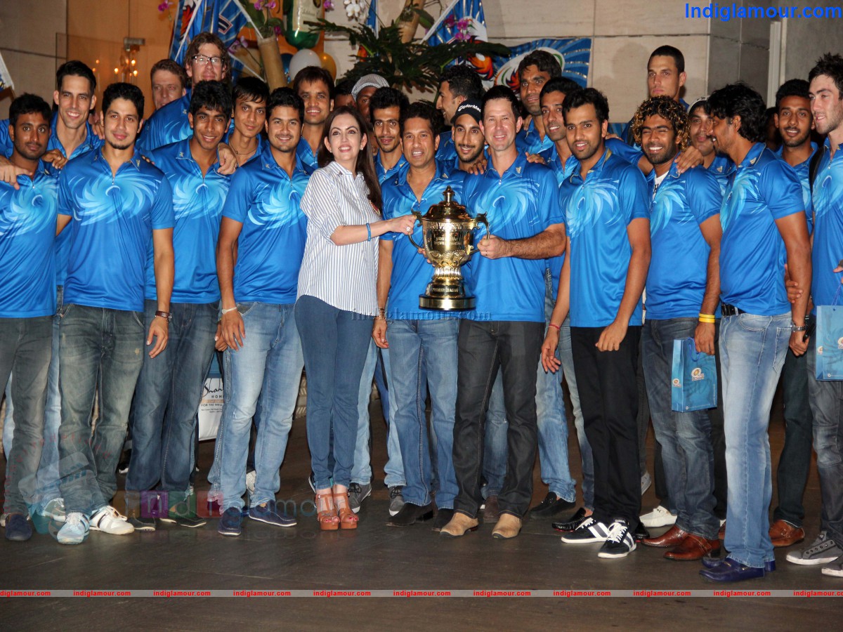 Mumbai Indians Party at Antilla Event hd photo