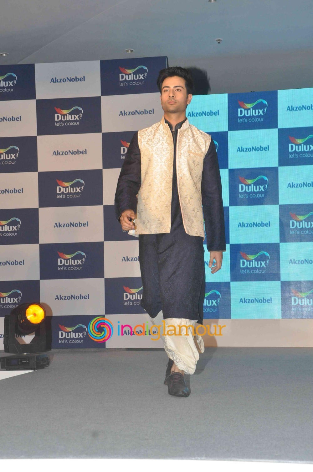 Farhan Akhtar And Shraddha Kapoor At The Launch Of Dulux's Colour Of The Year 2016 Event hd photo