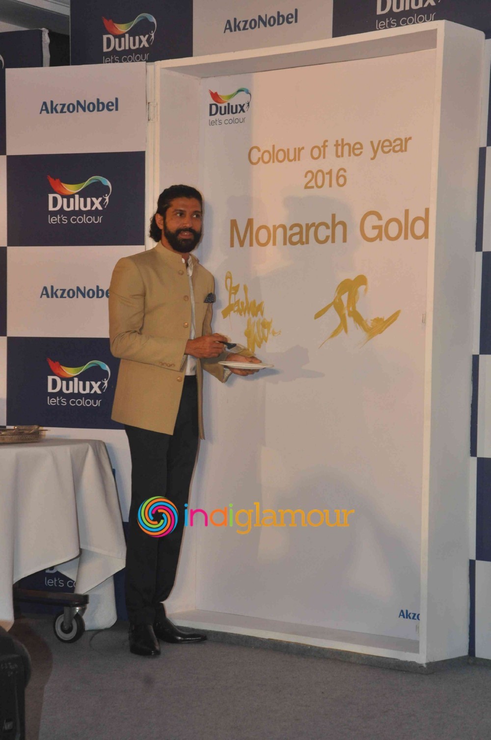Farhan Akhtar And Shraddha Kapoor At The Launch Of Dulux's Colour Of The Year 2016 Event hd photo