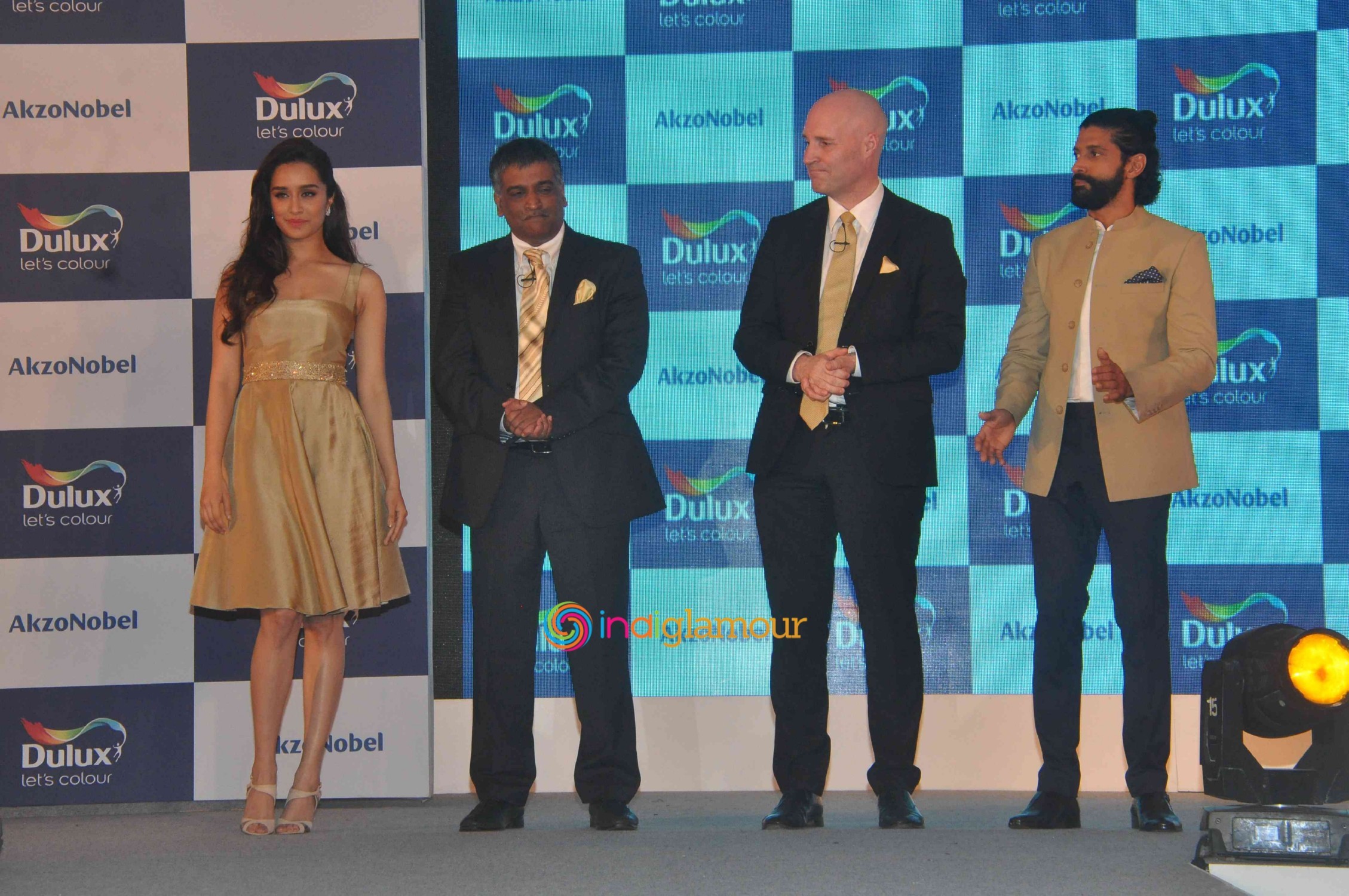 Farhan Akhtar And Shraddha Kapoor At The Launch Of Dulux's Colour Of The Year 2016 Event hd photo