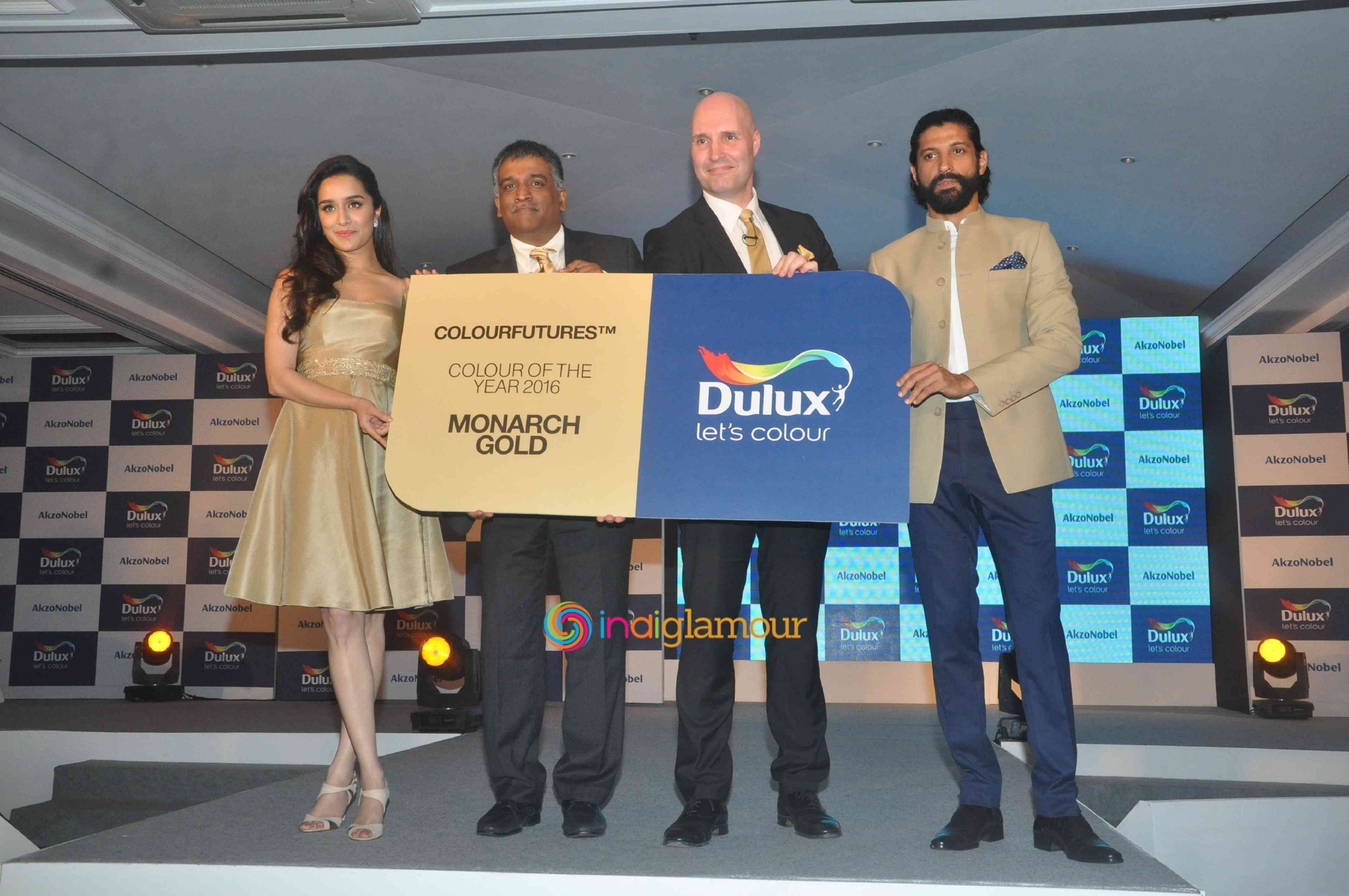 Farhan Akhtar And Shraddha Kapoor At The Launch Of Dulux's Colour Of The Year 2016 Event hd photo