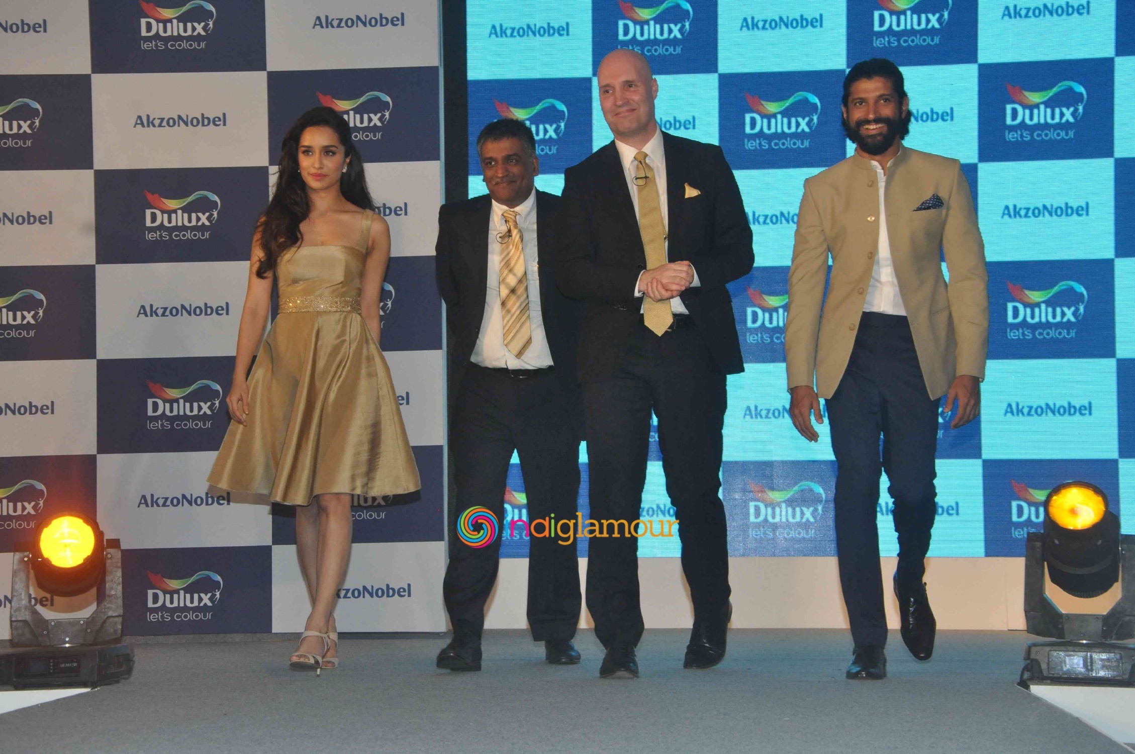 Farhan Akhtar And Shraddha Kapoor At The Launch Of Dulux's Colour Of The Year 2016 Event hd photo