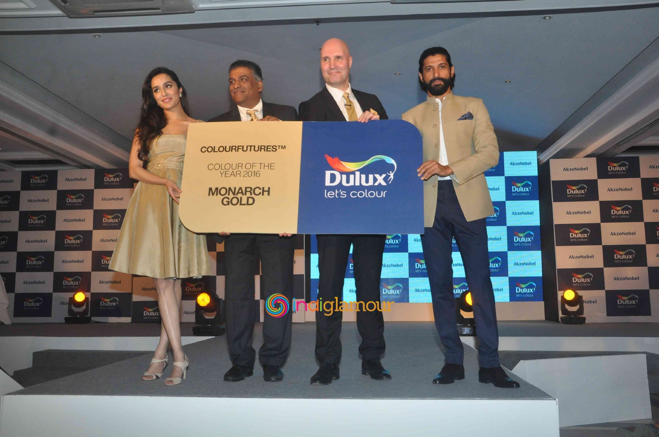 Farhan Akhtar And Shraddha Kapoor At The Launch Of Dulux's Colour Of The Year 2016 Event hd photo