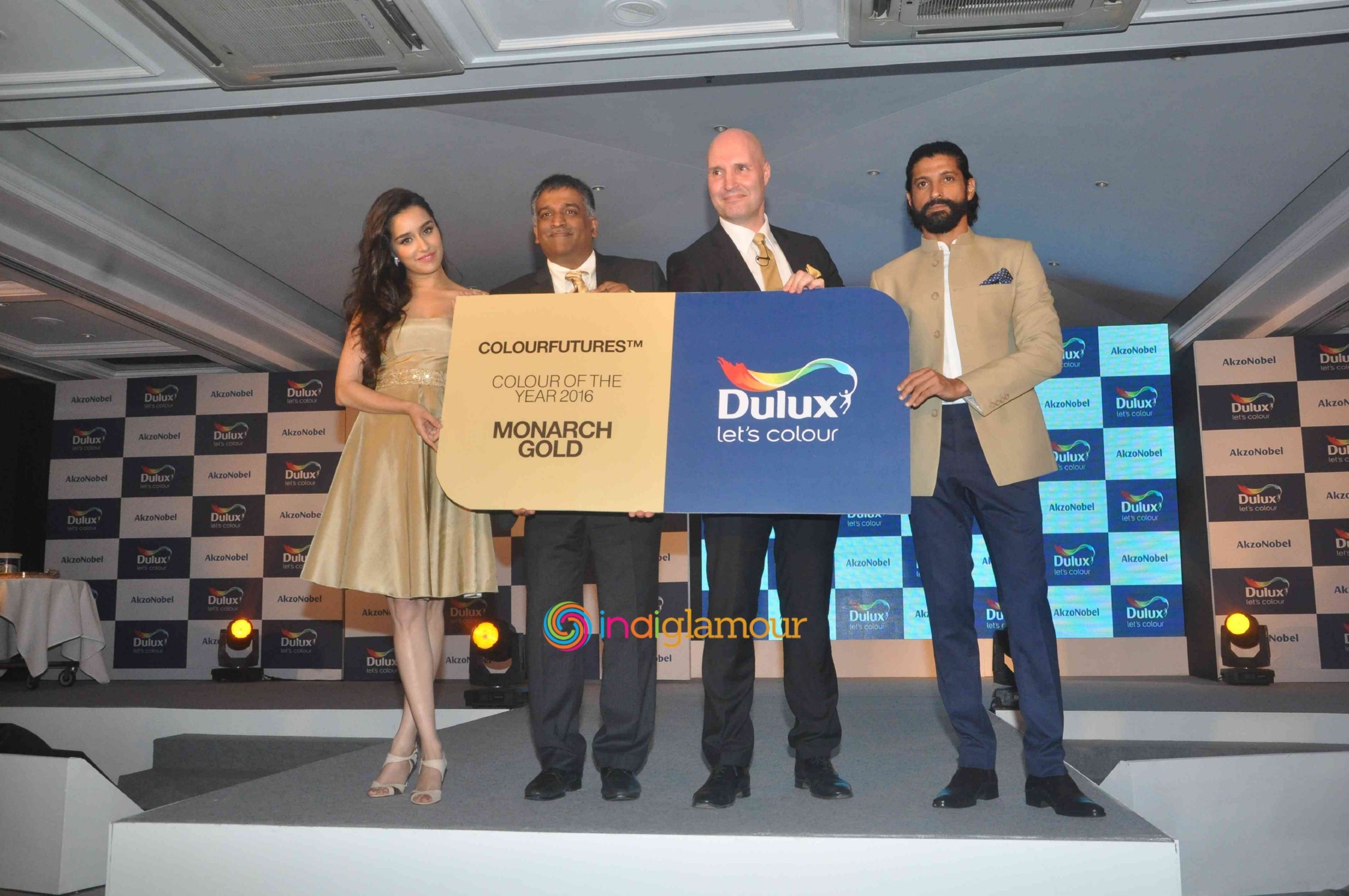 Farhan Akhtar And Shraddha Kapoor At The Launch Of Dulux's Colour Of The Year 2016 Event hd photo