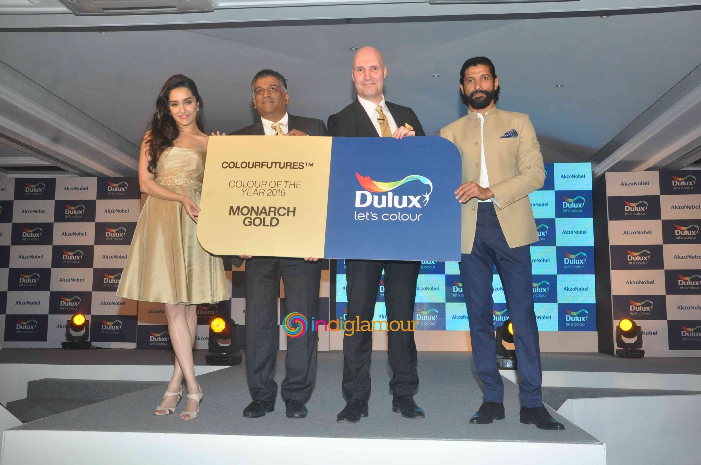Farhan Akhtar And Shraddha Kapoor At The Launch Of Dulux's Colour Of The Year 2016 Event hd photo