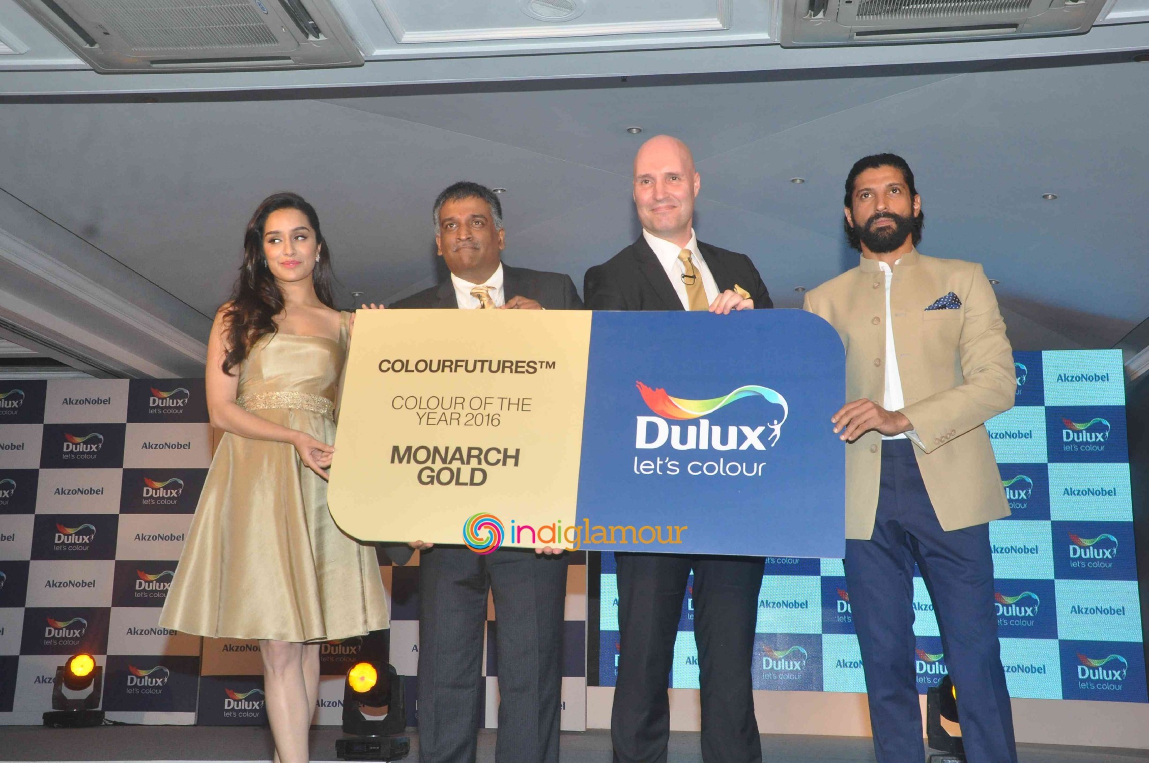 Farhan Akhtar And Shraddha Kapoor At The Launch Of Dulux's Colour Of The Year 2016 Event hd photo