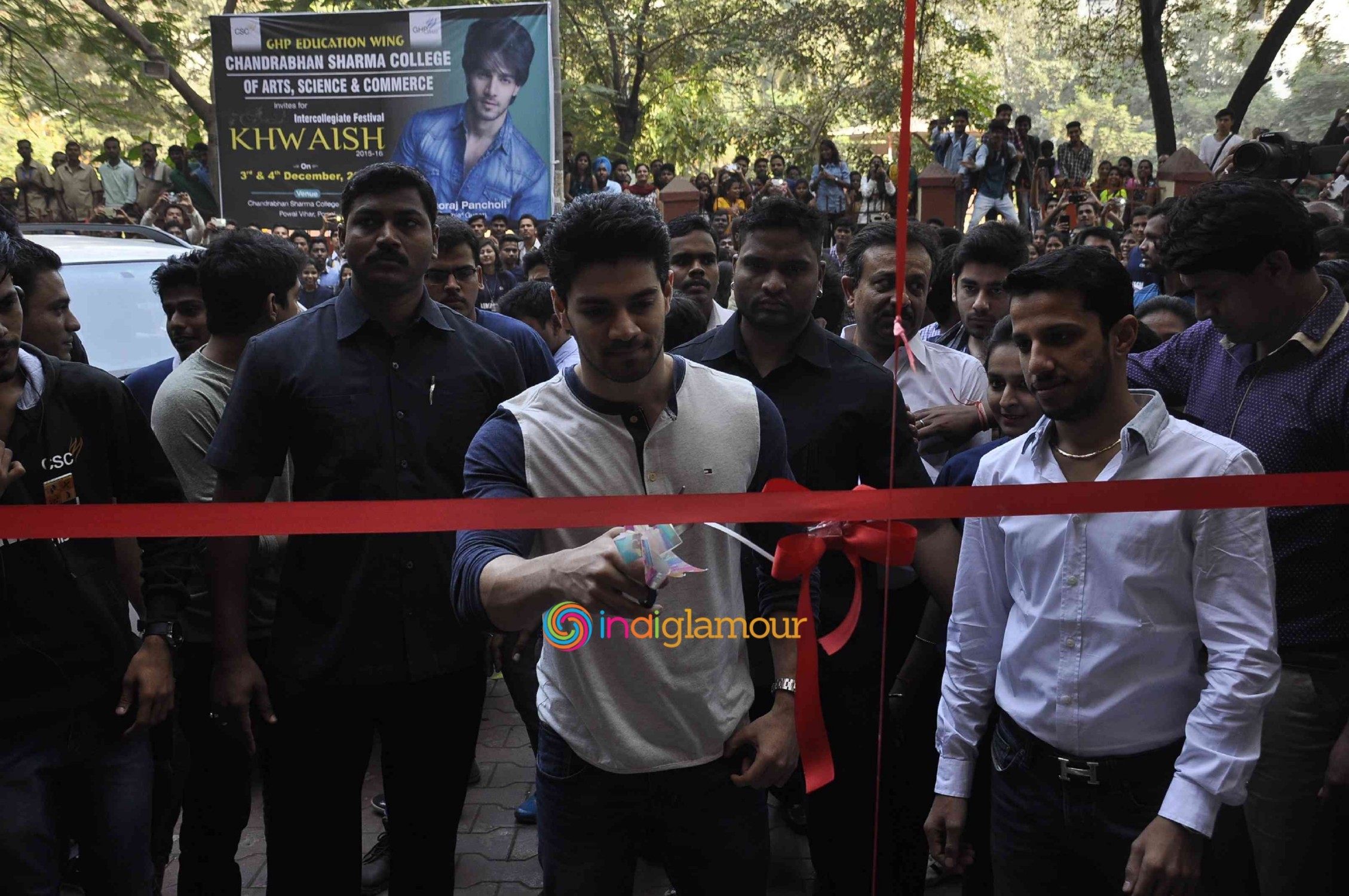 Sooraj Pancholi Attend College Festival Event hd photo