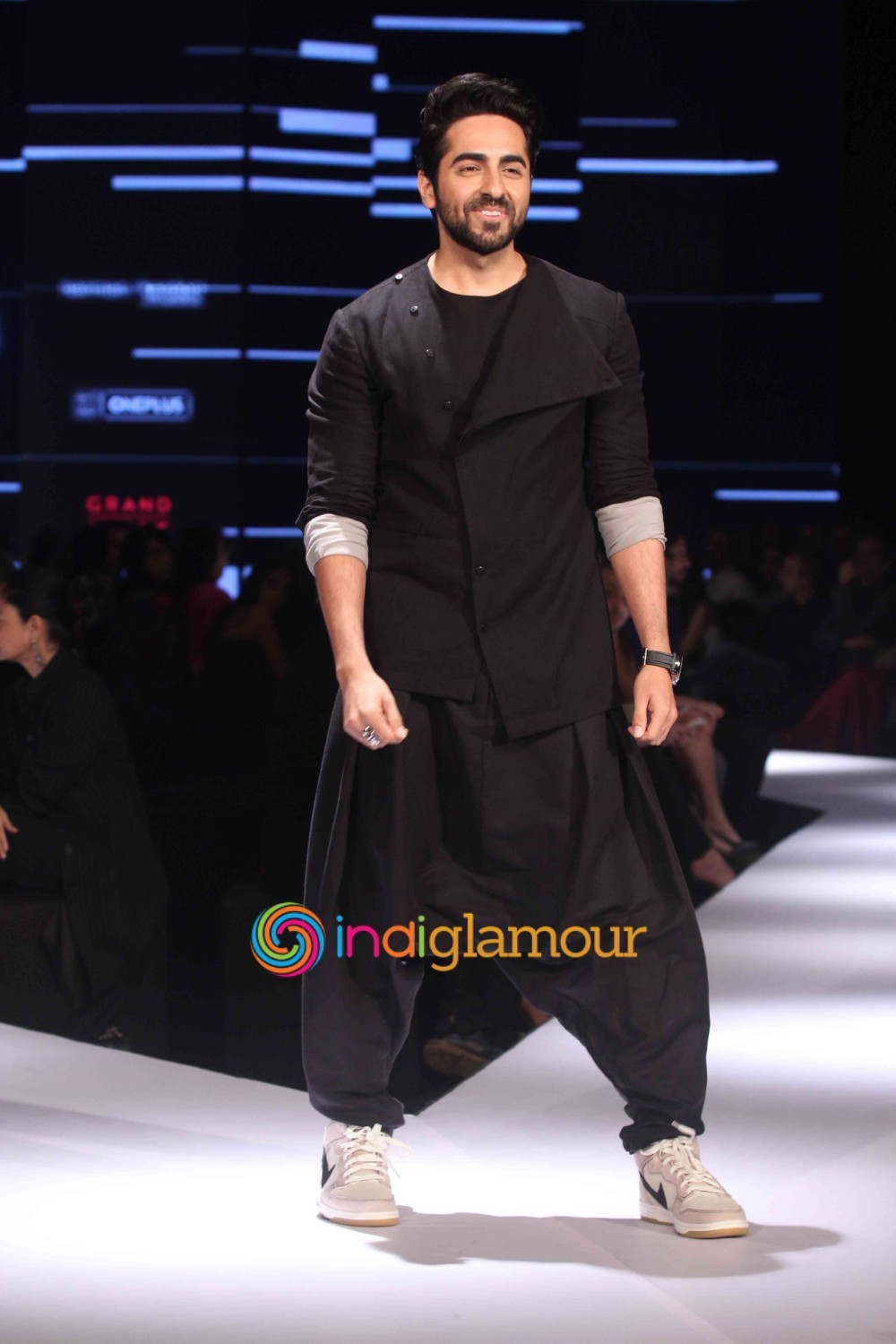 Ranveer Singh Rocks the Ramp at GQ Fashion Nights 2015 Event hd photo