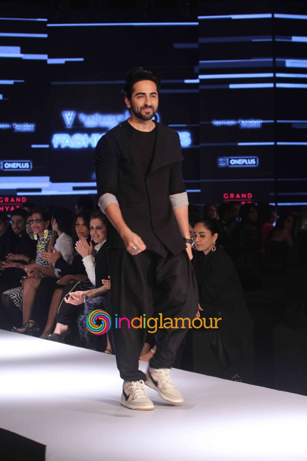 Ranveer Singh Rocks the Ramp at GQ Fashion Nights 2015 Event hd photo