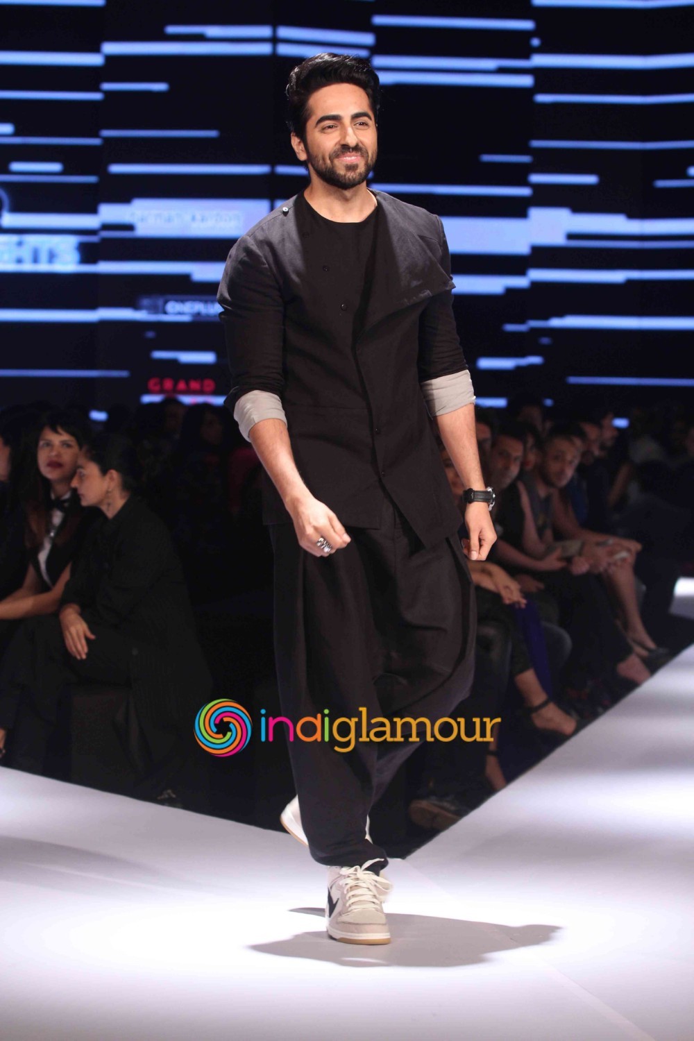 Ranveer Singh Rocks the Ramp at GQ Fashion Nights 2015 Event hd photo