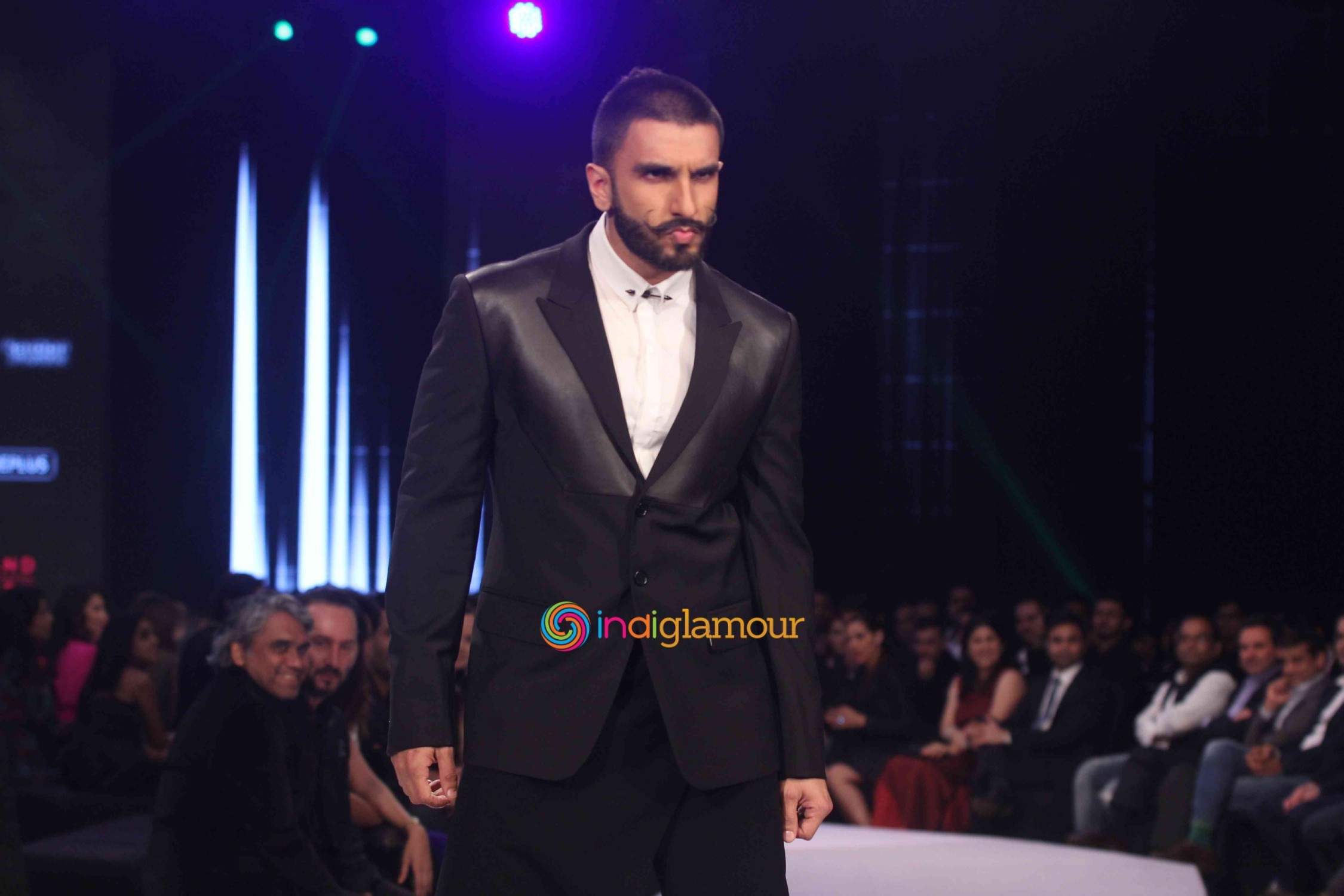 Ranveer Singh Rocks the Ramp at GQ Fashion Nights 2015 Event hd photo