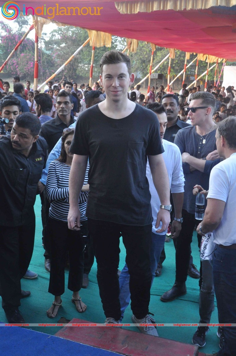 DJ Hardwell visits Magic Bus Foundation Event hd photo