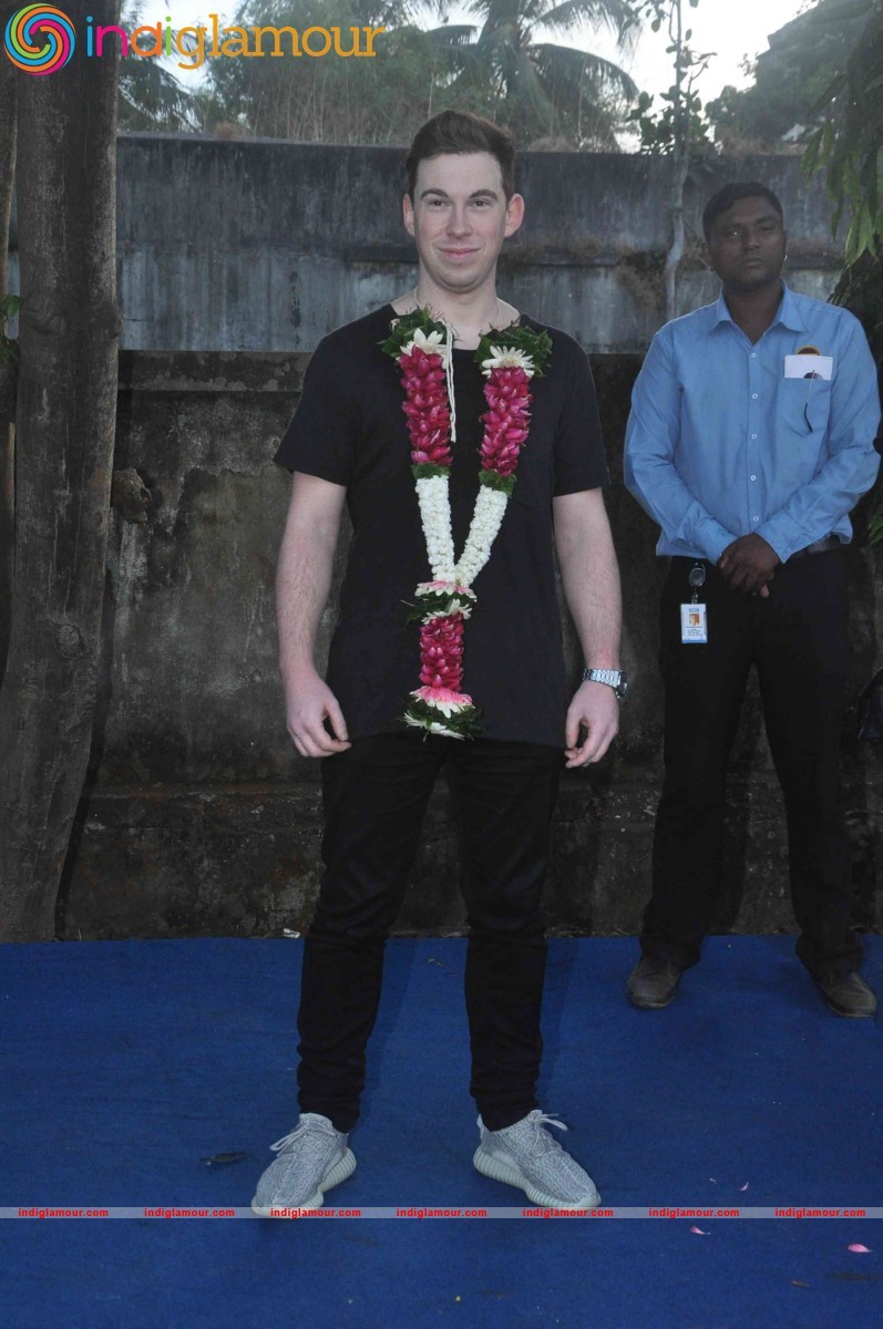 DJ Hardwell visits Magic Bus Foundation Event hd photo