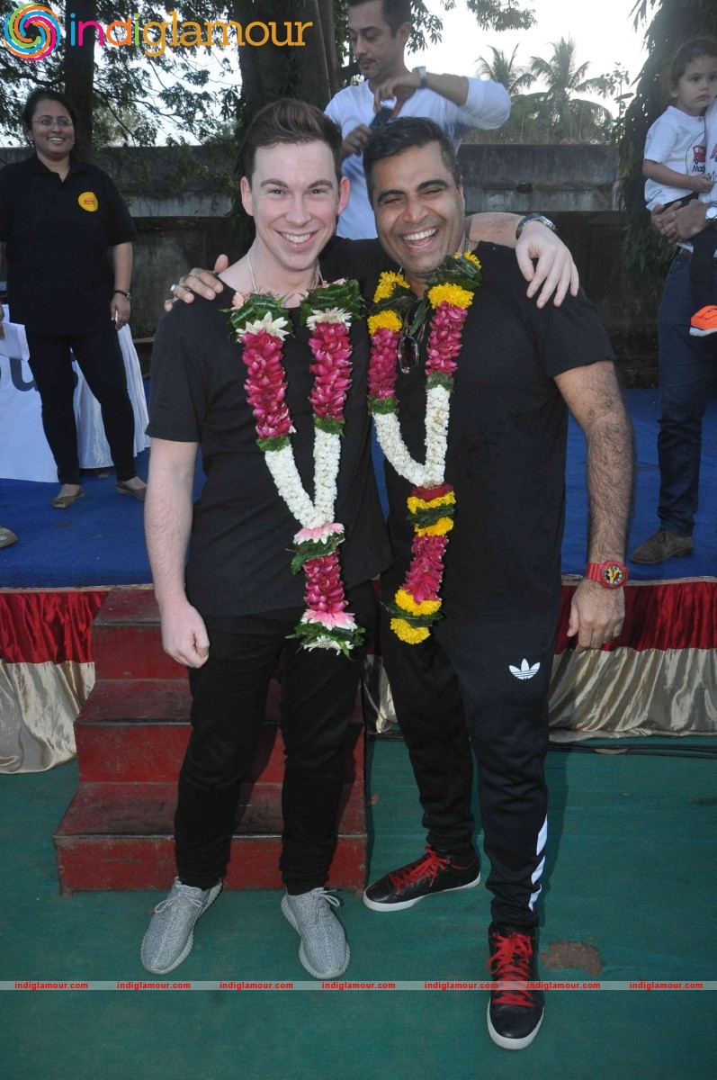 DJ Hardwell visits Magic Bus Foundation Event hd photo