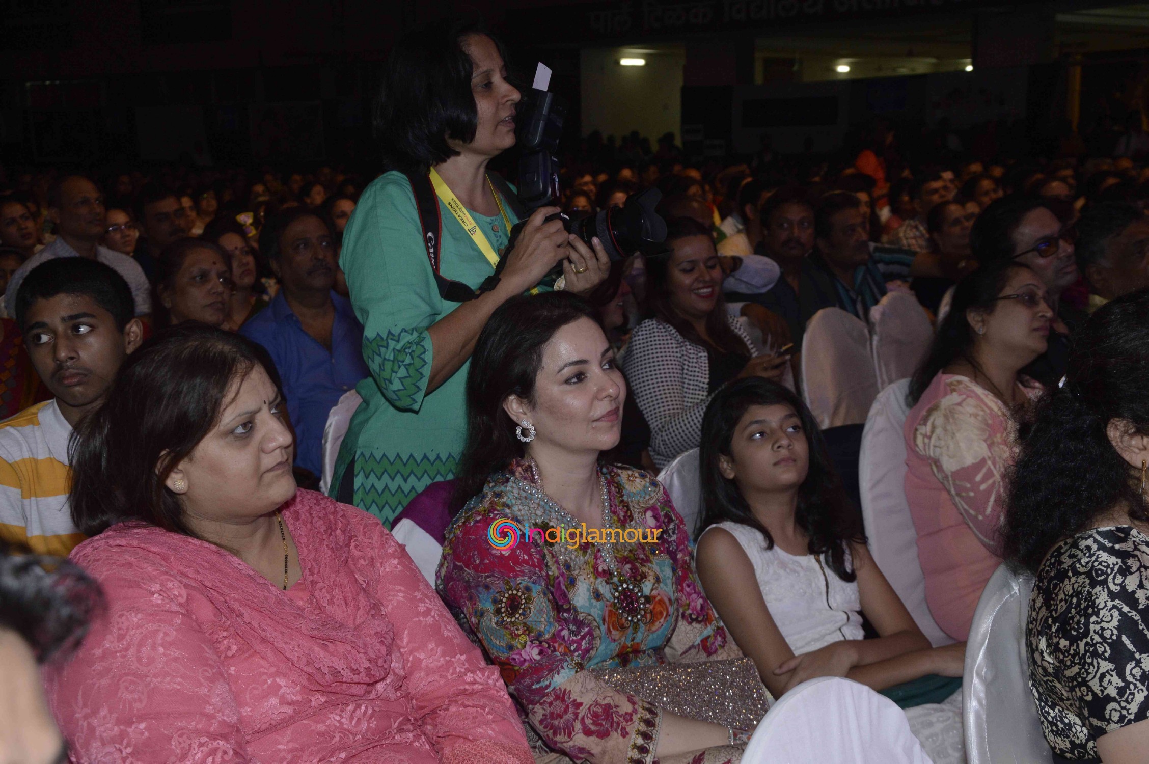 Shreya Ghoshal Paying Tribute to Lata Mangeskar Event hd photo