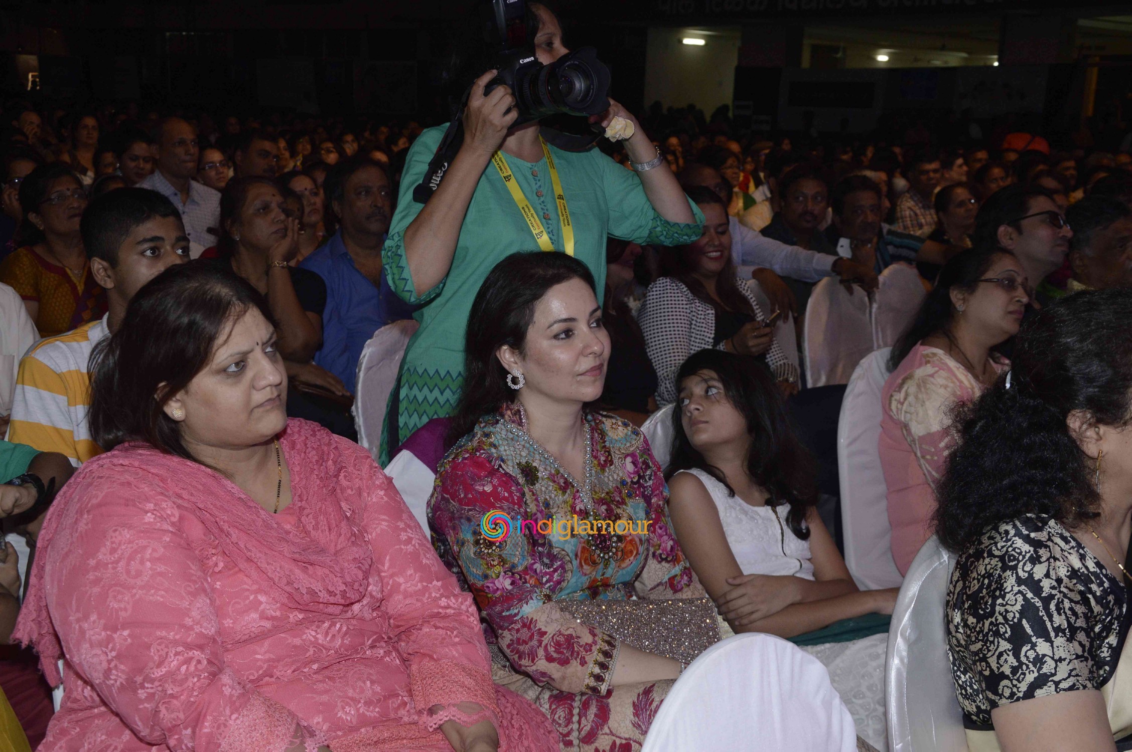 Shreya Ghoshal Paying Tribute to Lata Mangeskar Event hd photo