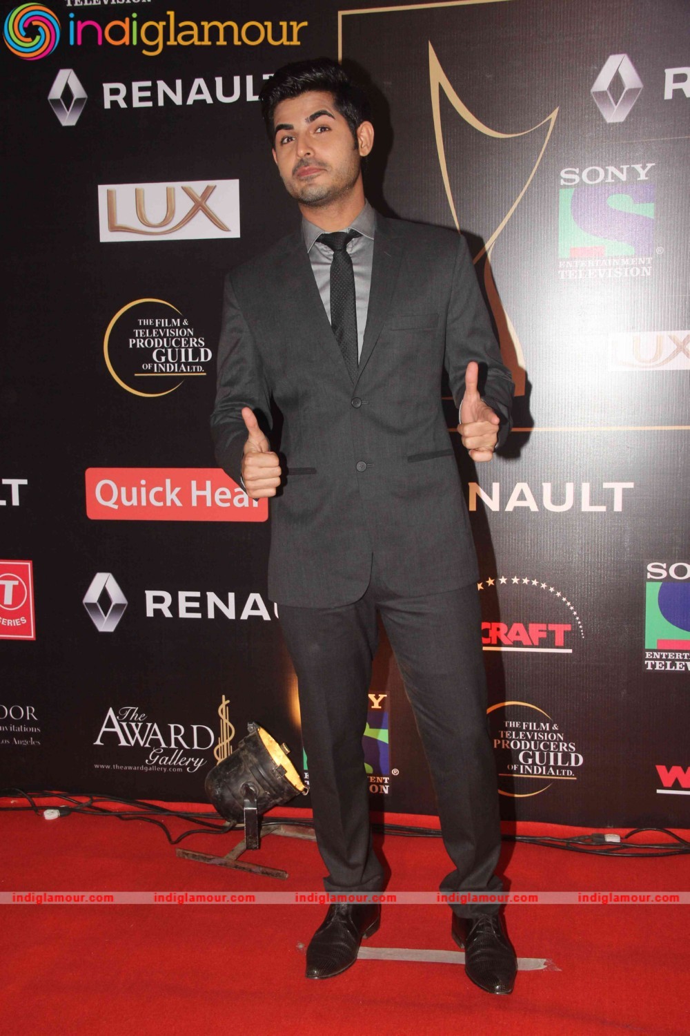 Red Carpet Pictures of Renault Sony Guild Film Award 2015 Event Photos Event hd photo