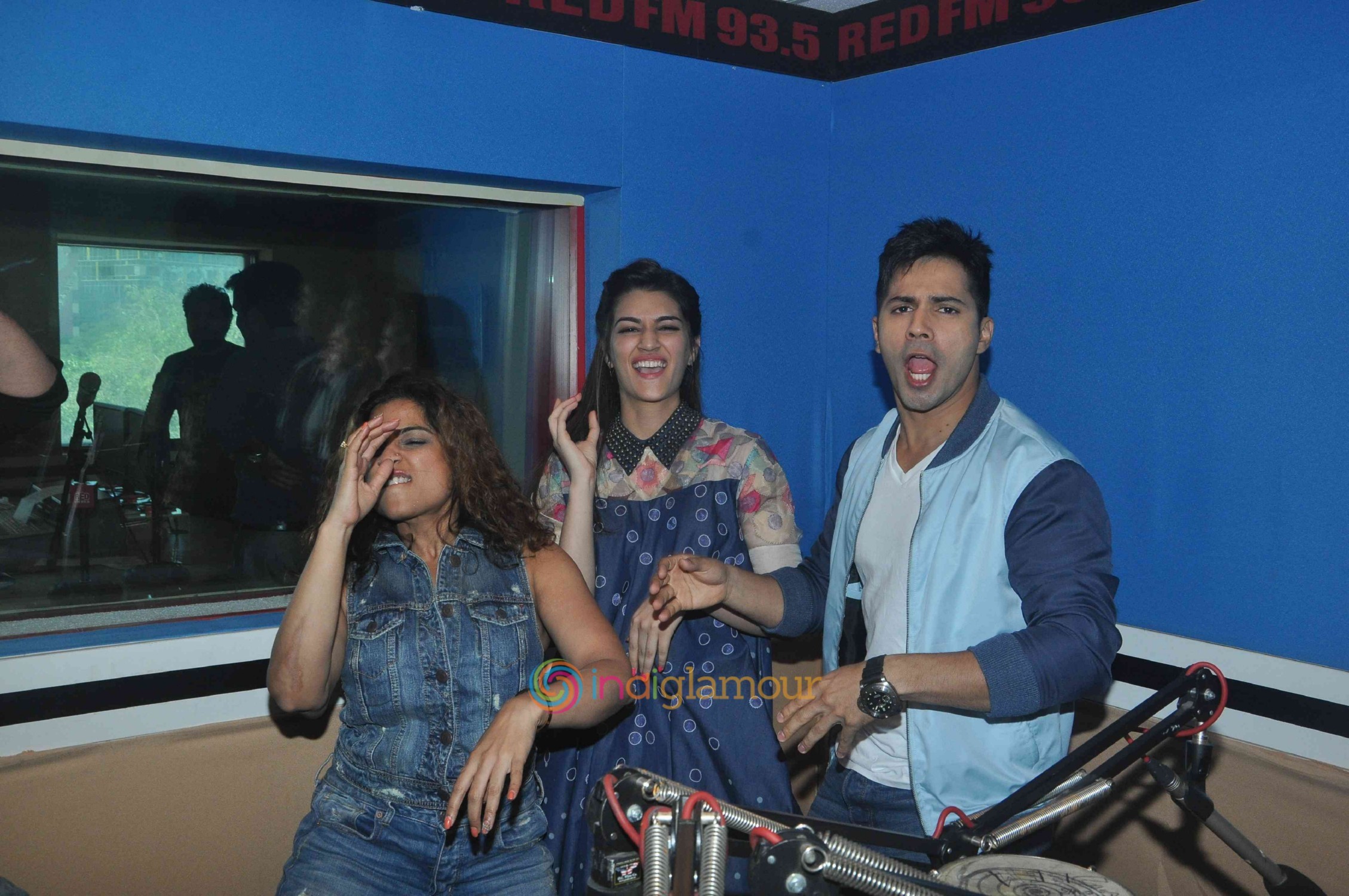 Promotion of Dilwale at Radio Red FM Event hd photo
