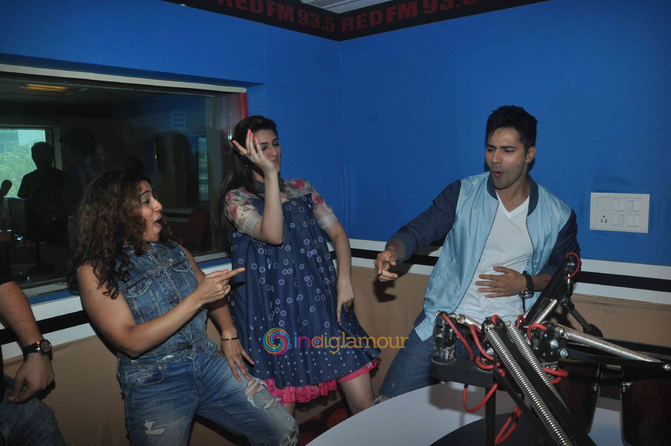 Promotion of Dilwale at Radio Red FM Event hd photo