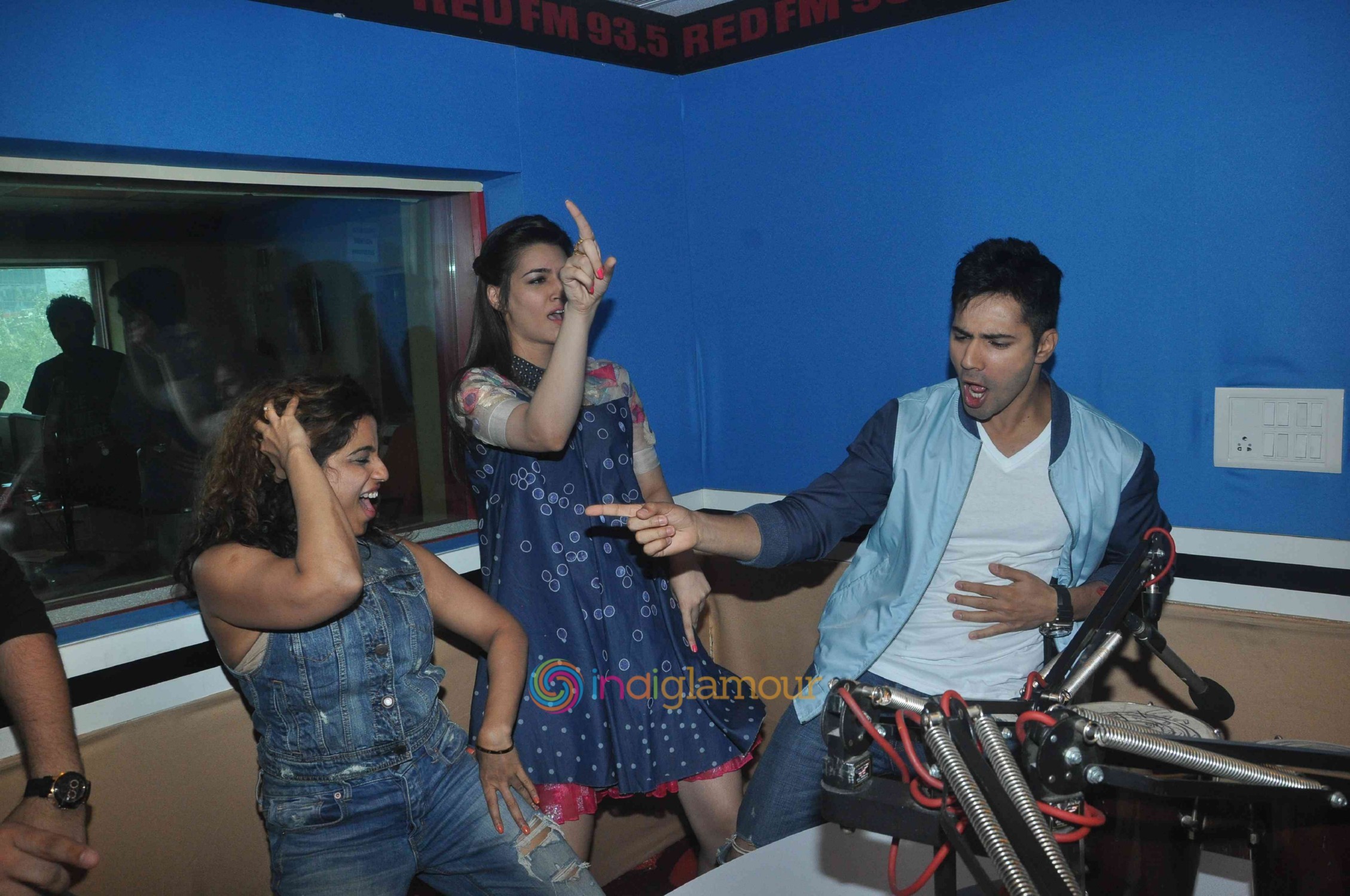 Promotion of Dilwale at Radio Red FM Event hd photo