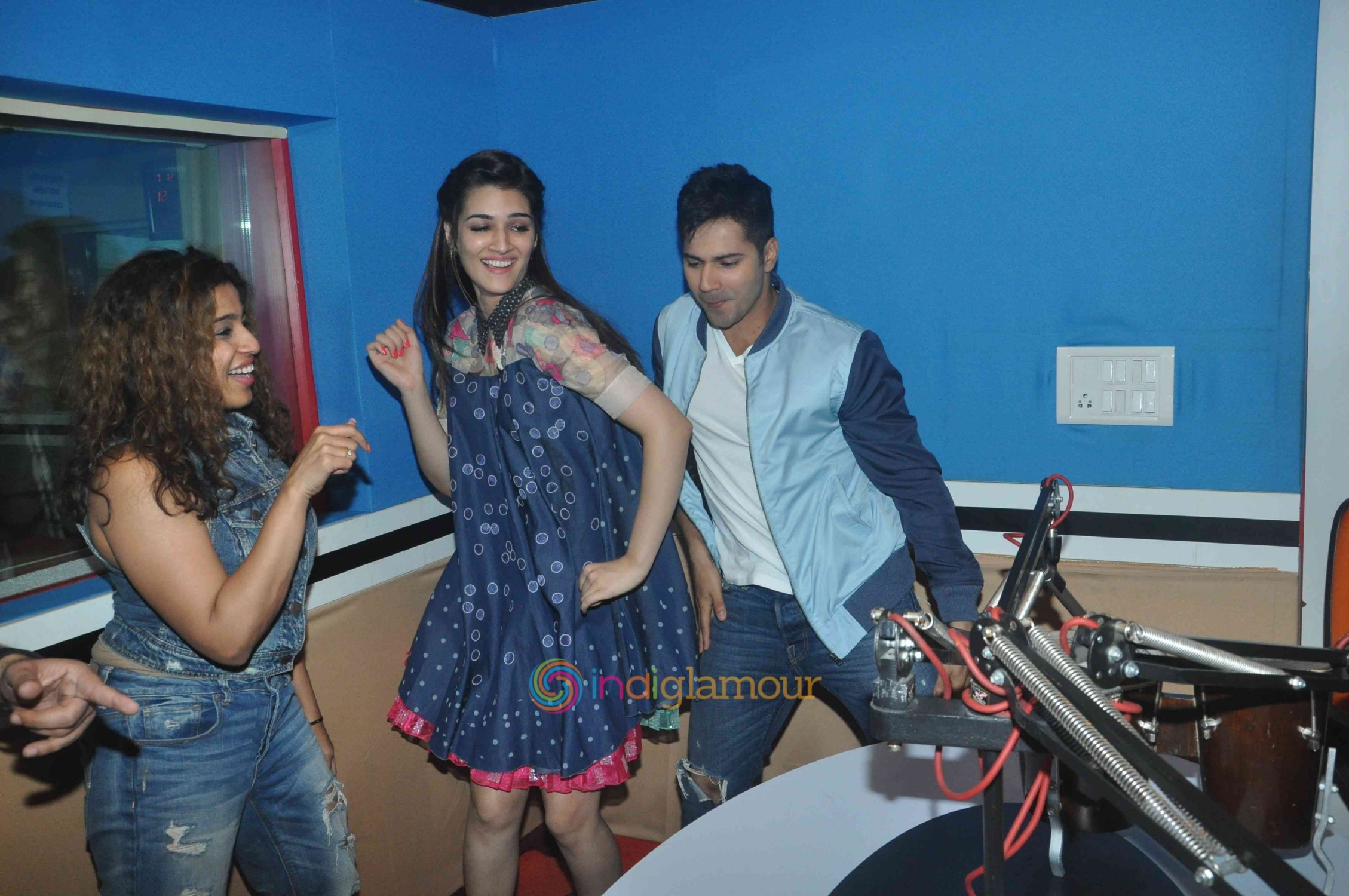 Promotion of Dilwale at Radio Red FM Event hd photo