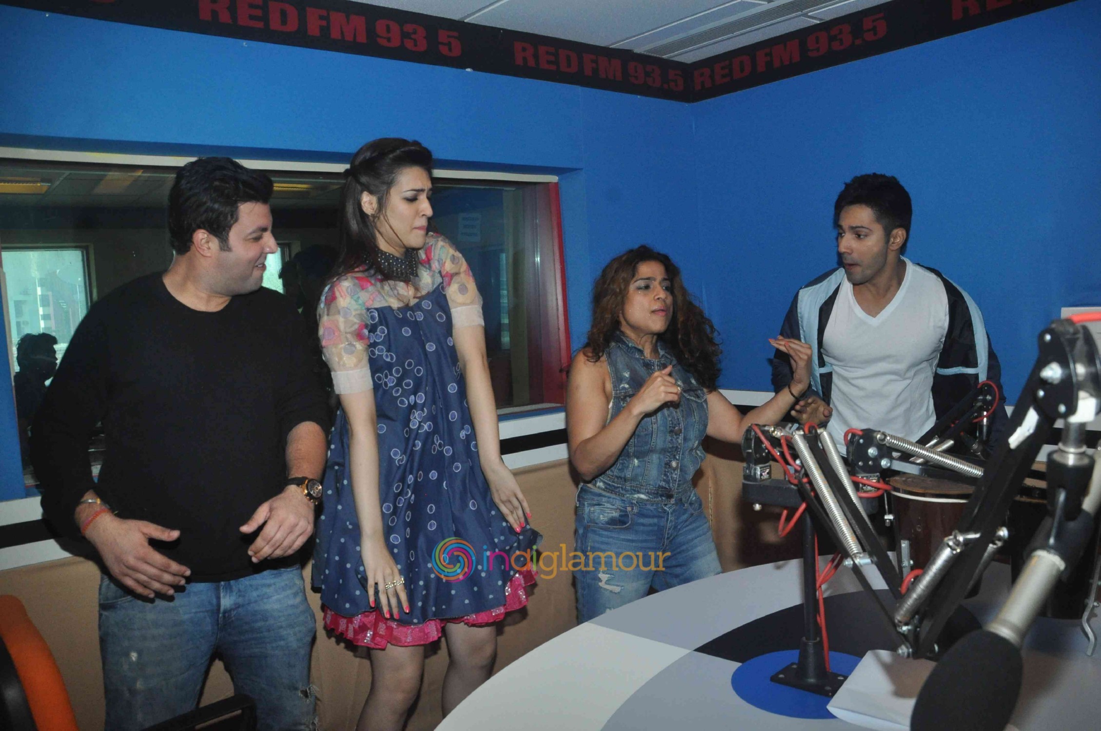 Promotion of Dilwale at Radio Red FM Event hd photo