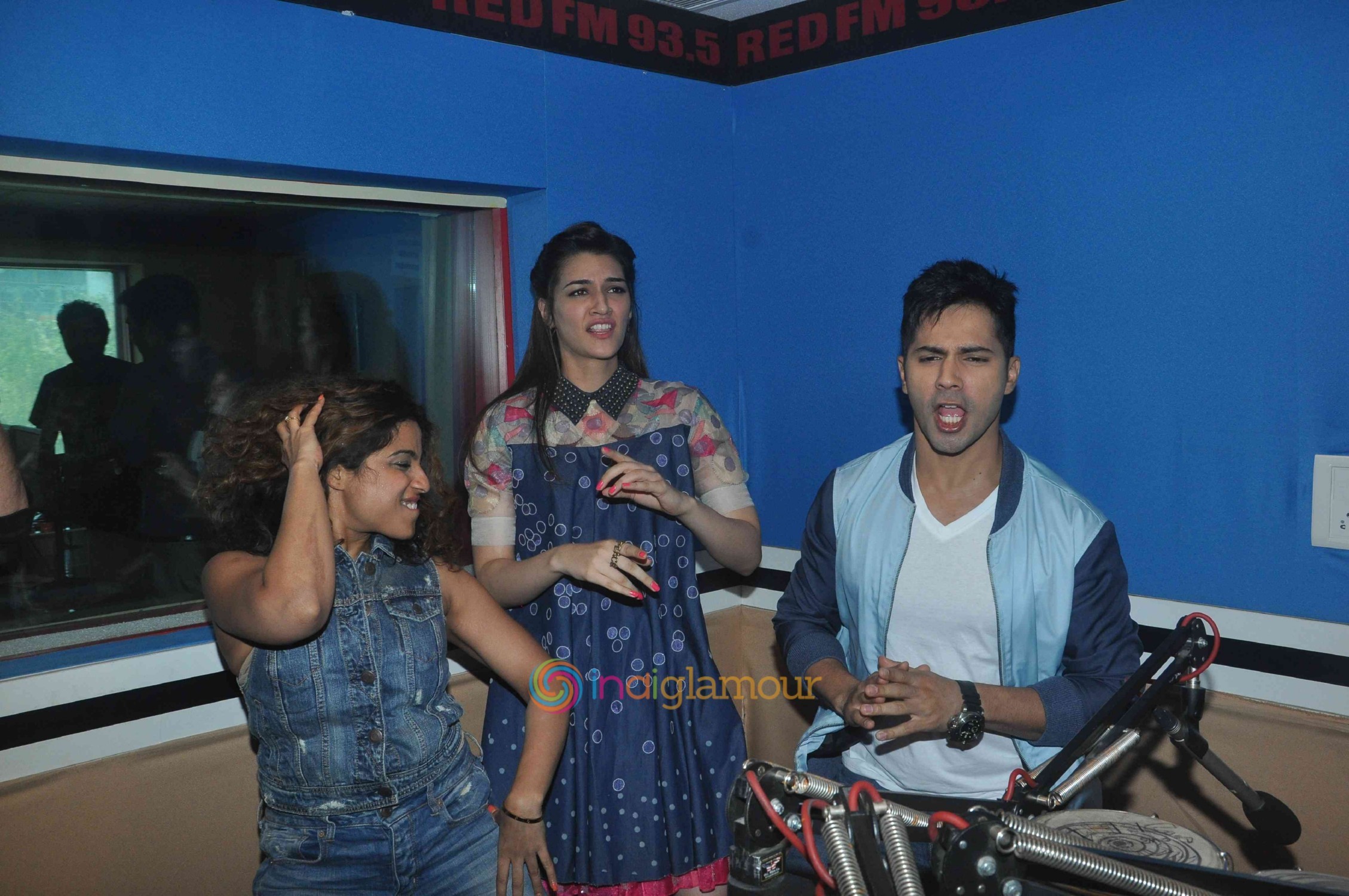 Promotion of Dilwale at Radio Red FM Event hd photo