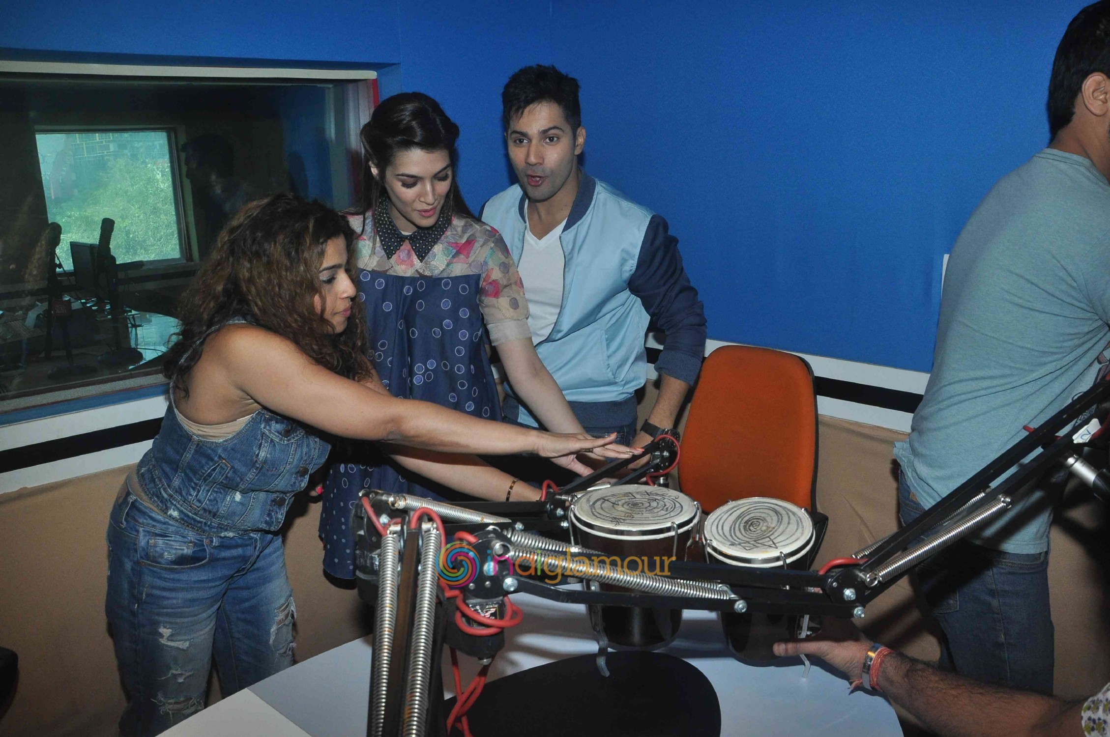 Promotion of Dilwale at Radio Red FM Event hd photo