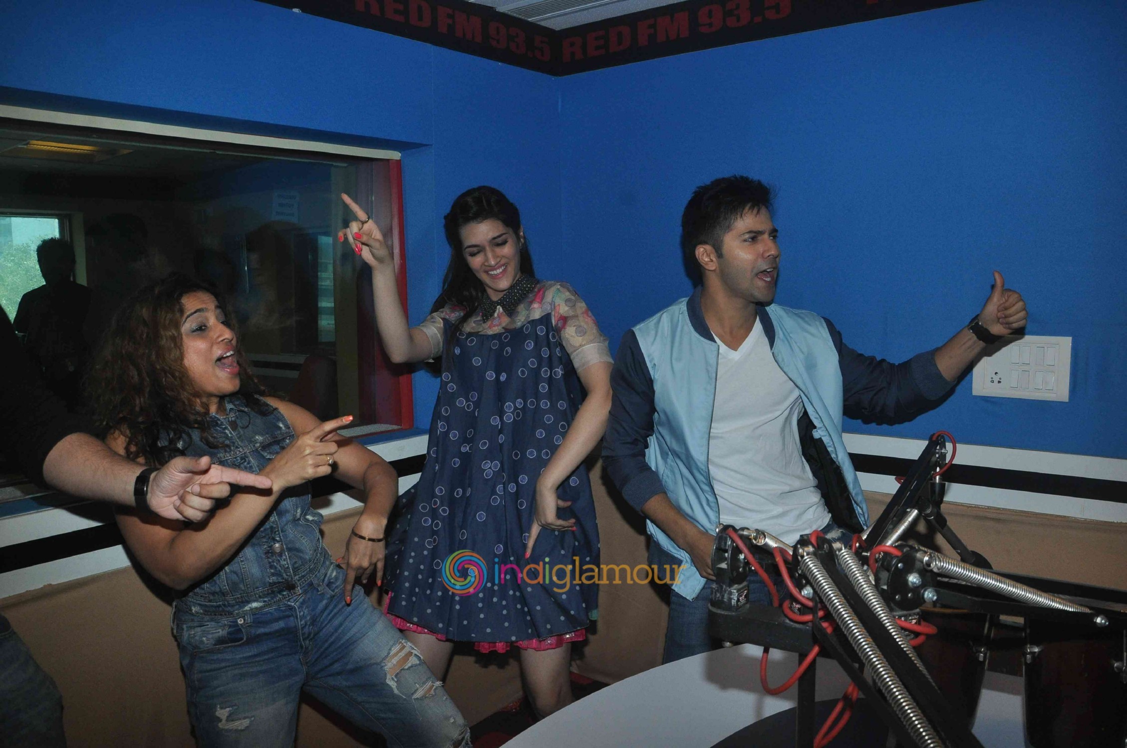 Promotion of Dilwale at Radio Red FM Event hd photo