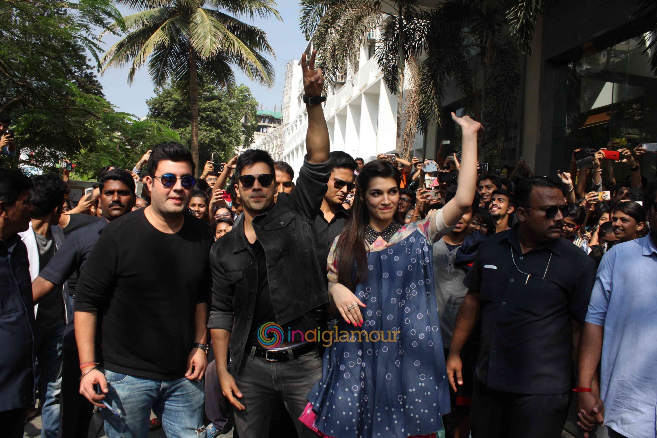 Promotion of Diwale at Mithibai College Event hd photo