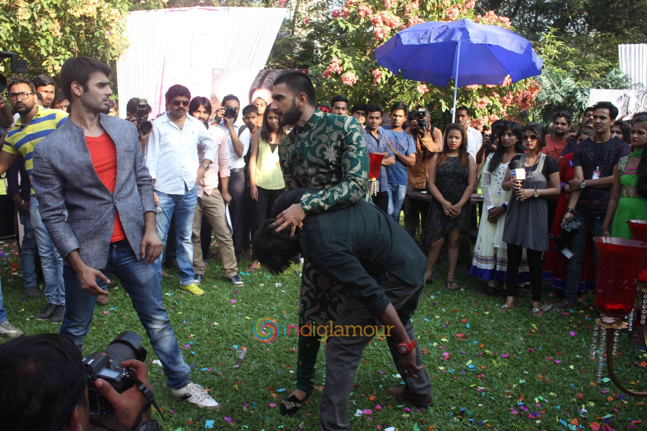 Ranveer Singh and Deepika Padukone on the set of Swaragini Promoting Bajirao Mastani Event hd photo