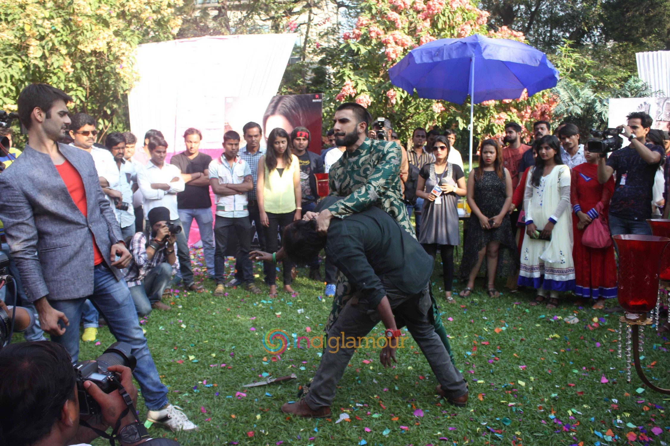 Ranveer Singh and Deepika Padukone on the set of Swaragini Promoting Bajirao Mastani Event hd photo