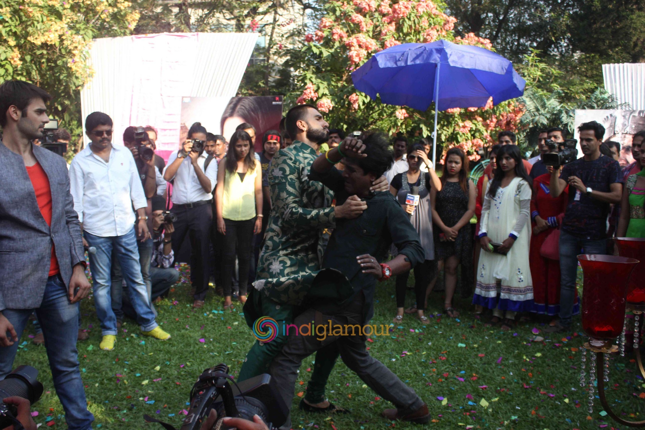Ranveer Singh and Deepika Padukone on the set of Swaragini Promoting Bajirao Mastani Event hd photo