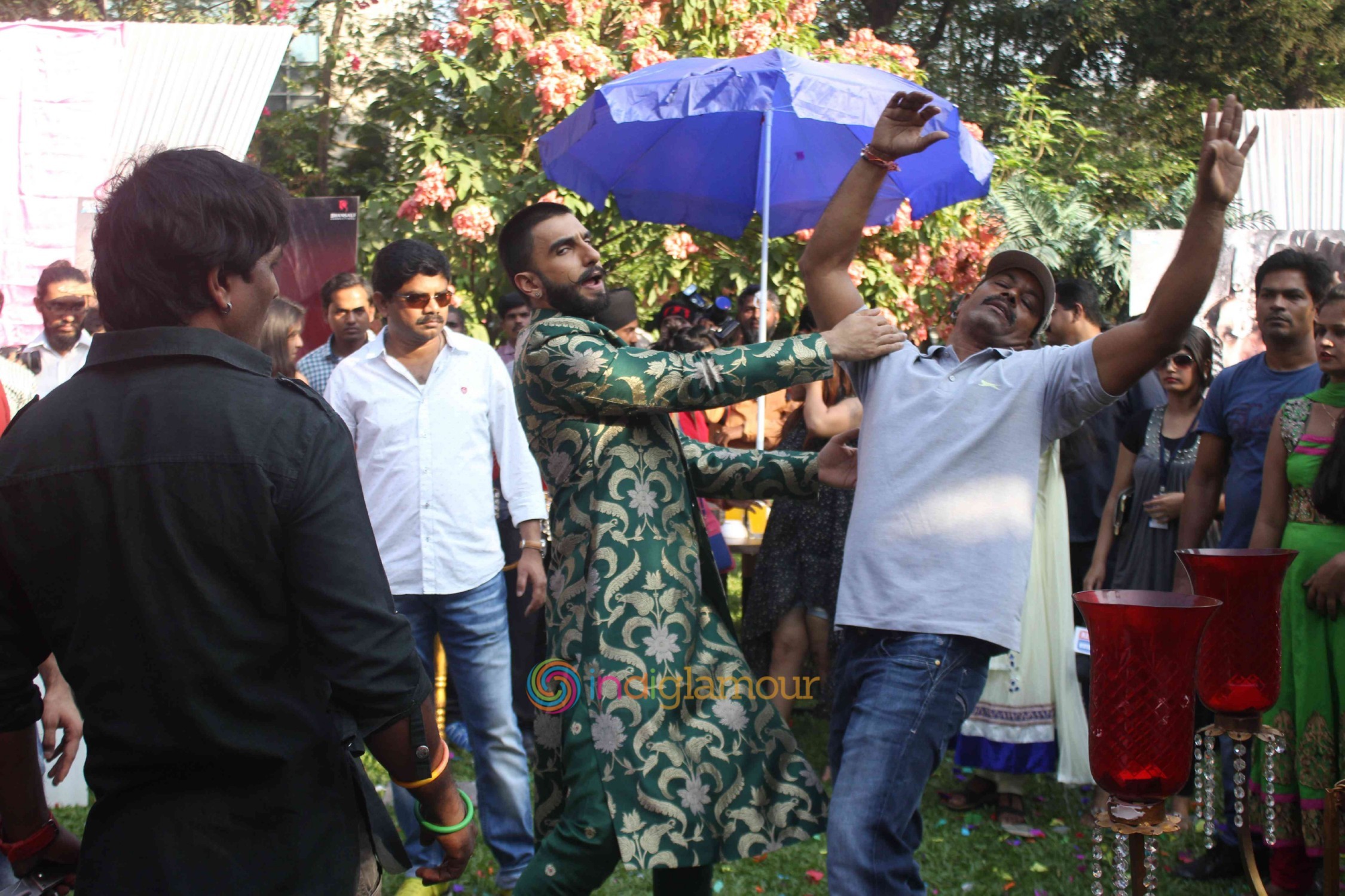 Ranveer Singh and Deepika Padukone on the set of Swaragini Promoting Bajirao Mastani Event hd photo