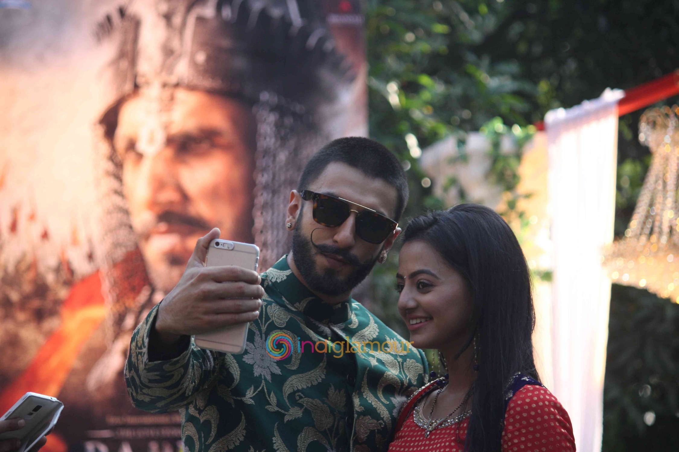 Ranveer Singh and Deepika Padukone on the set of Swaragini Promoting Bajirao Mastani Event hd photo