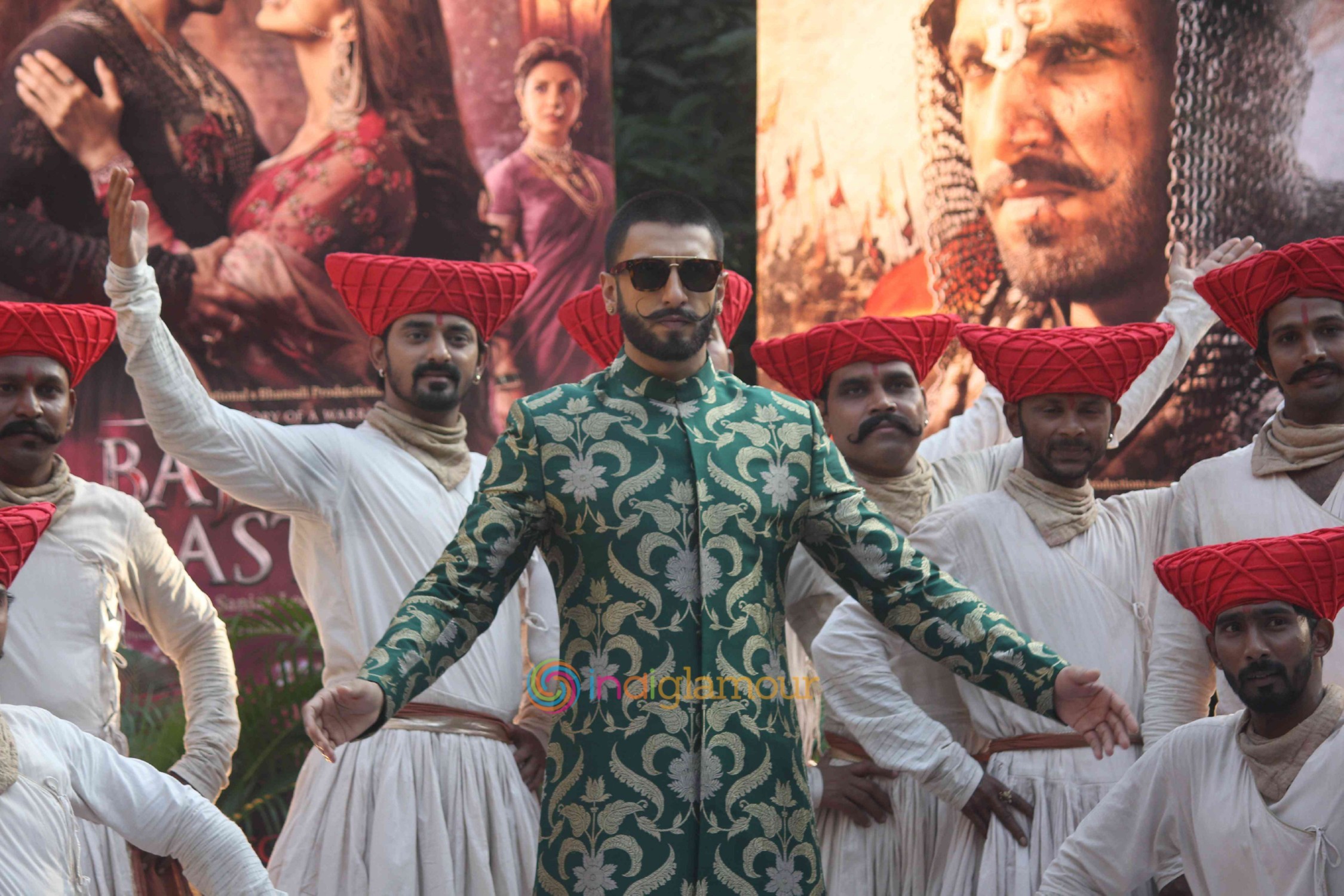 Ranveer Singh and Deepika Padukone on the set of Swaragini Promoting Bajirao Mastani Event hd photo