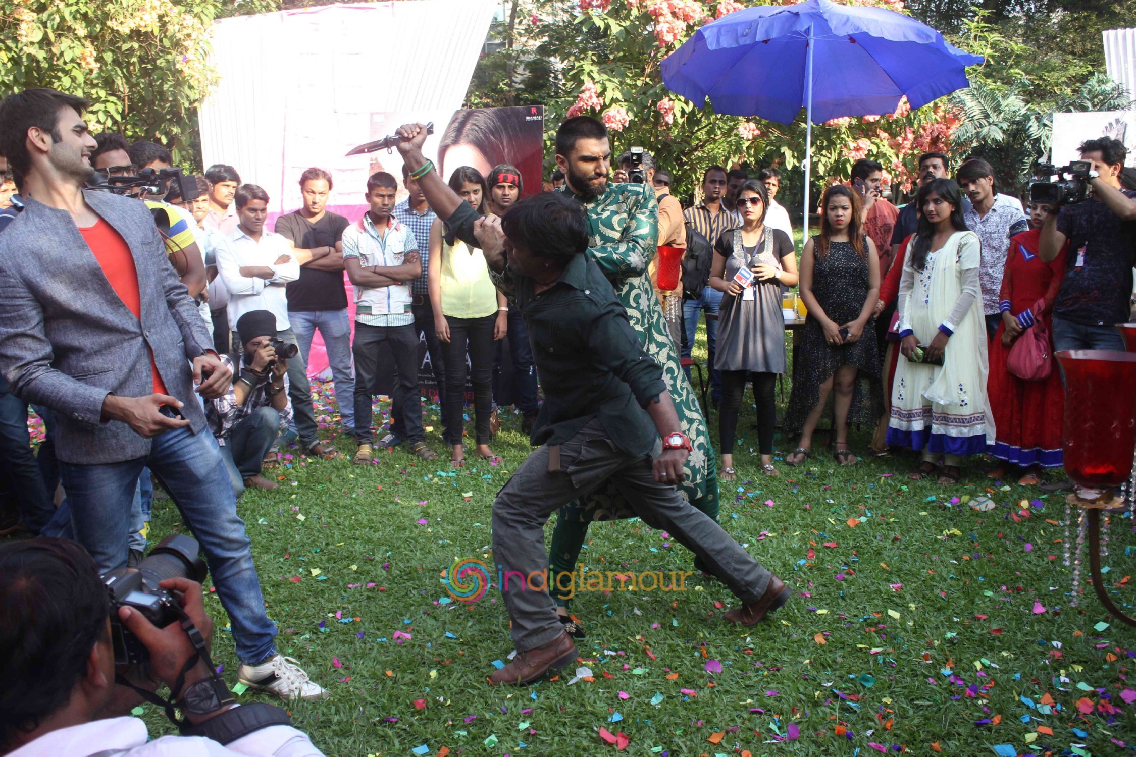 Ranveer Singh and Deepika Padukone on the set of Swaragini Promoting Bajirao Mastani Event hd photo