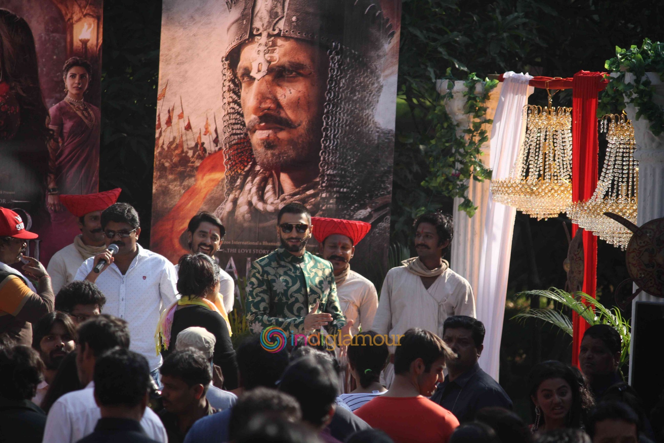 Ranveer Singh and Deepika Padukone on the set of Swaragini Promoting Bajirao Mastani Event hd photo