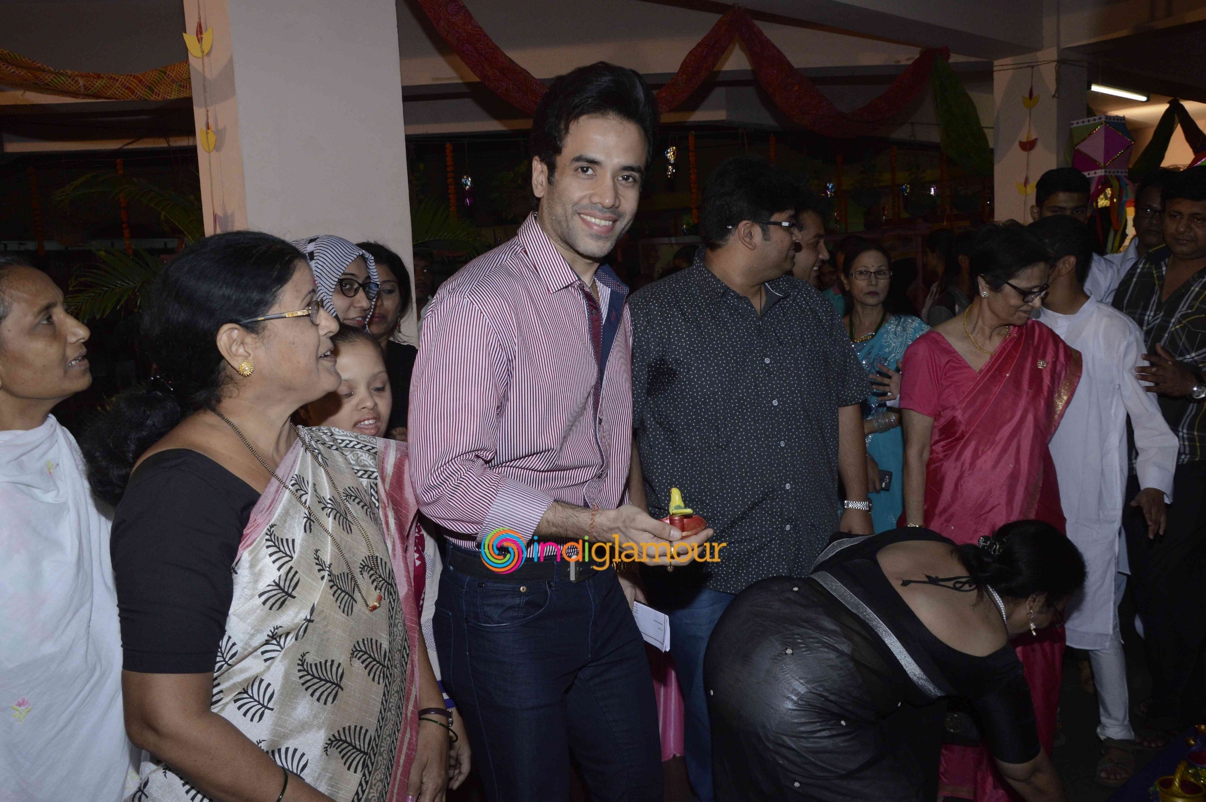 Tusshar Kapoor Inaugurates Exhibition of Handicrafts by Disabled Children Event hd photo