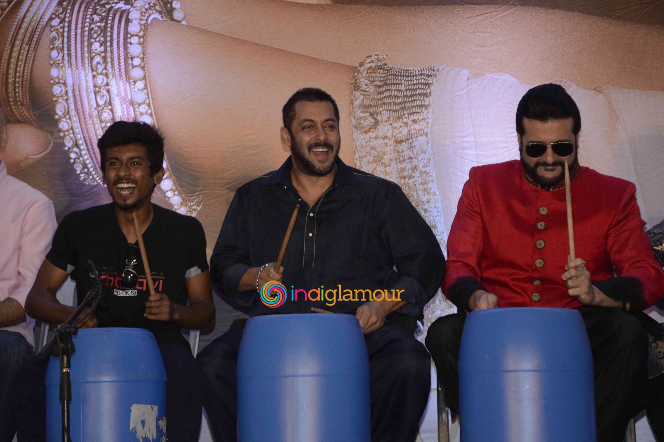 Team of Prem Ratan Dhan Payo Celebrates Diwali with Dharavi Rocks Band Event hd photo