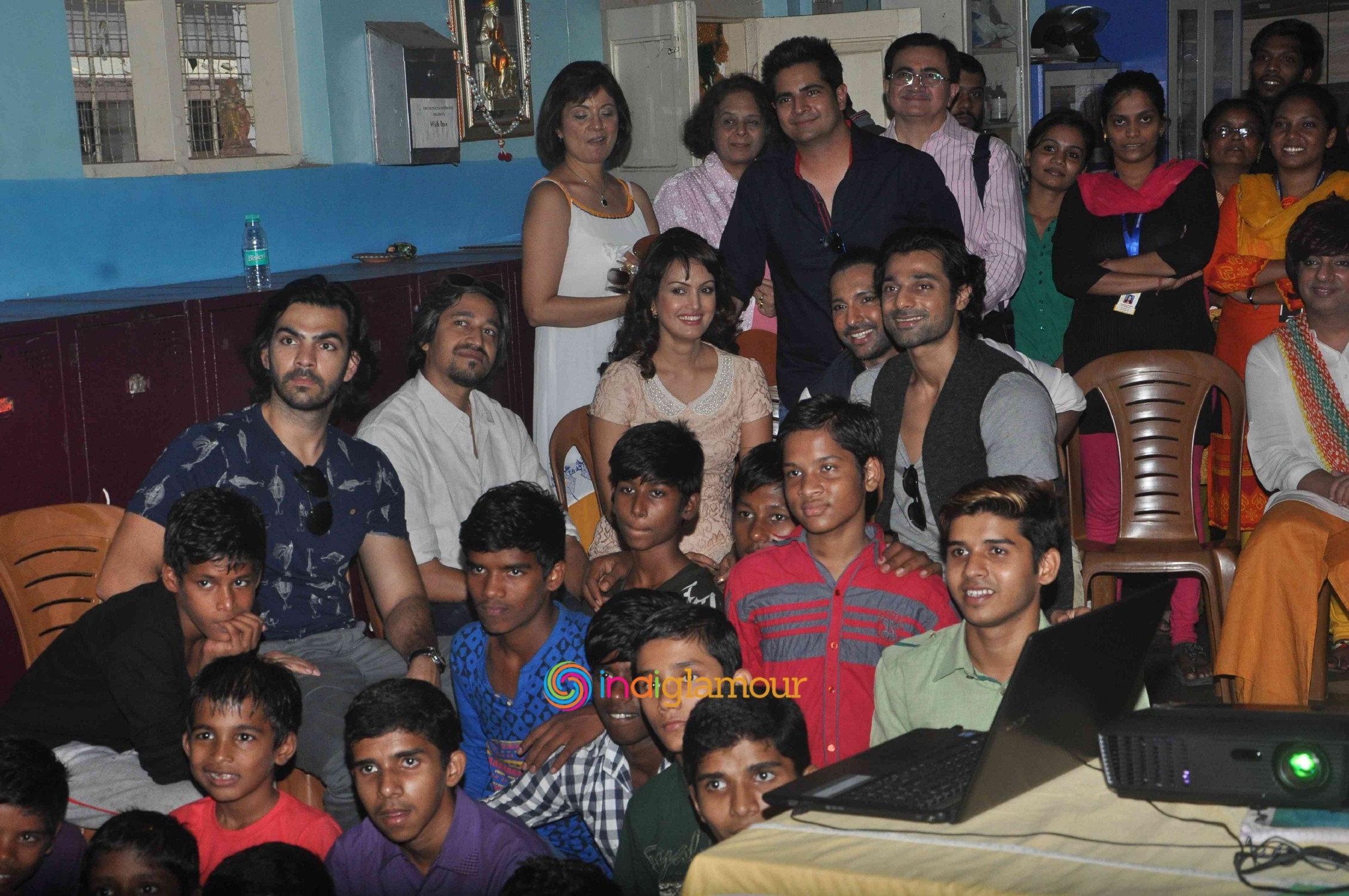 Launch of Nisha Rawal's Song Choti Si Asha Event hd photo