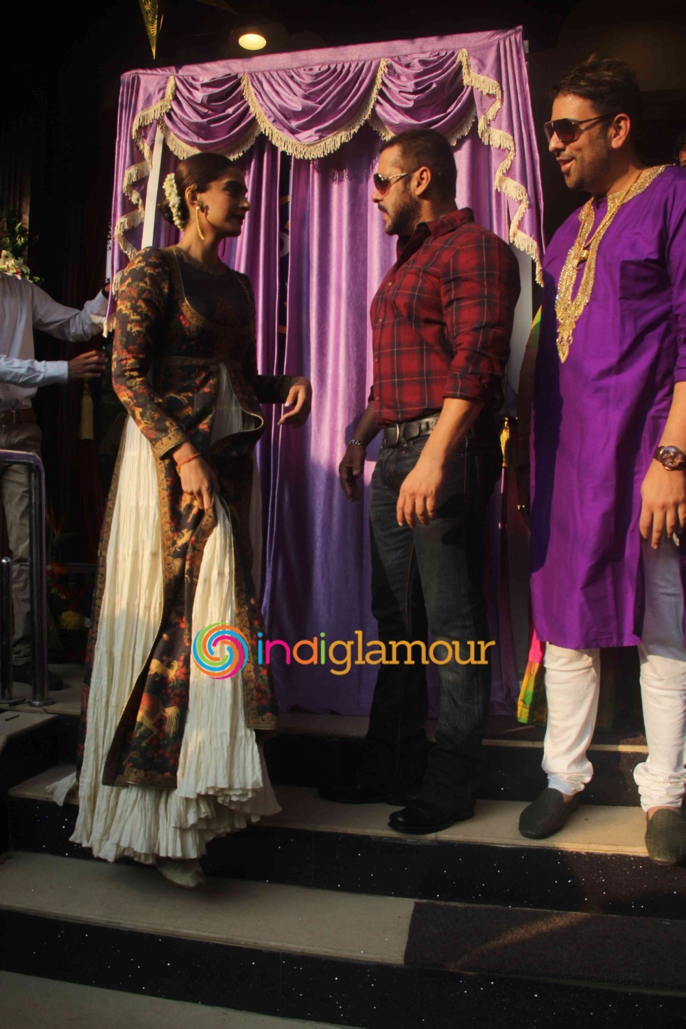 Salman Khan and Sonam Kapoor Launch PNG Jewellers Logo Parampara Achai Ki Event hd photo